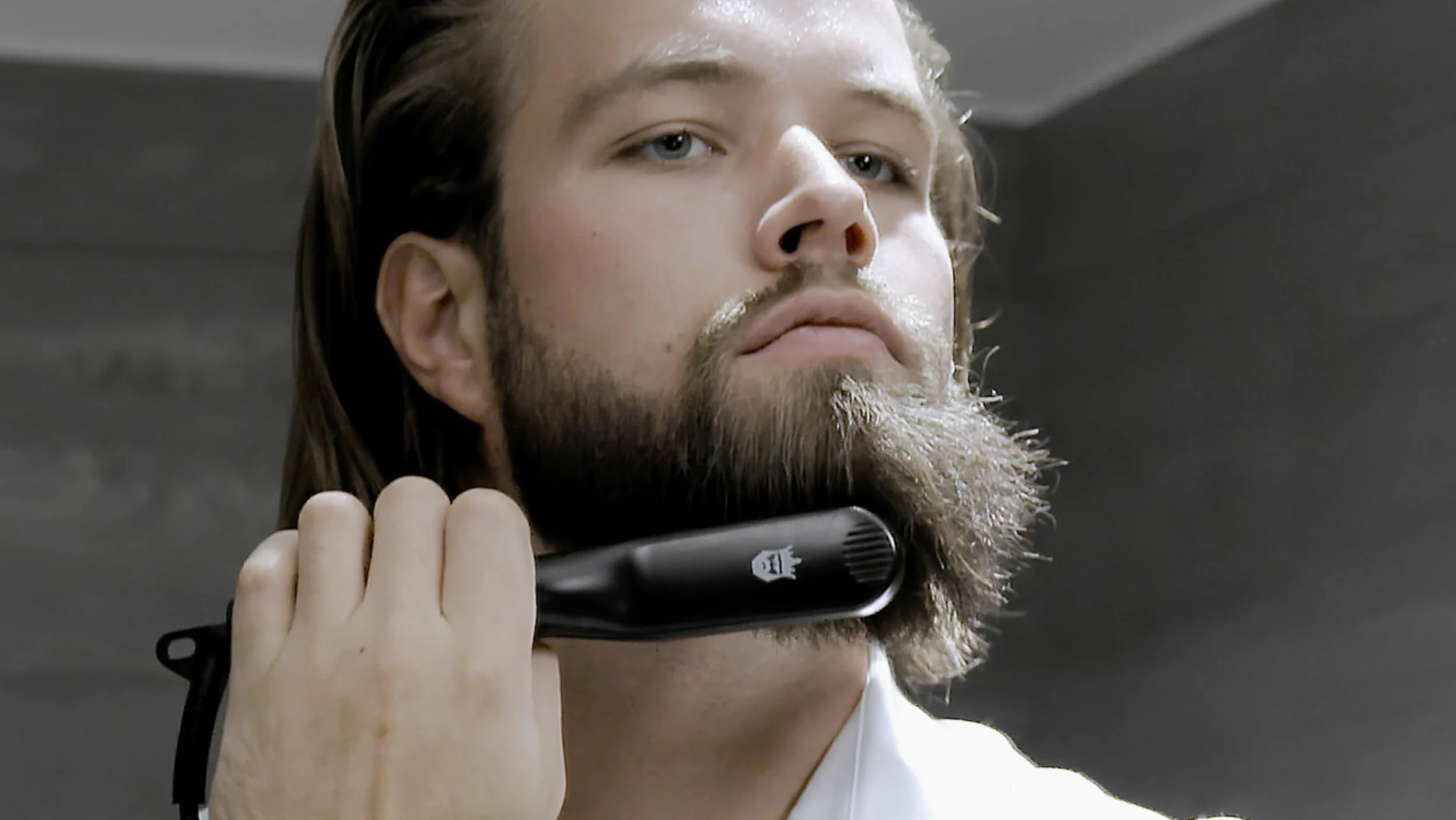 Odenson Beard Straightener Szczotka wygładzająca z drutem do brody, podgrzewany grzebień do pielęgnacji i stylizacji brody