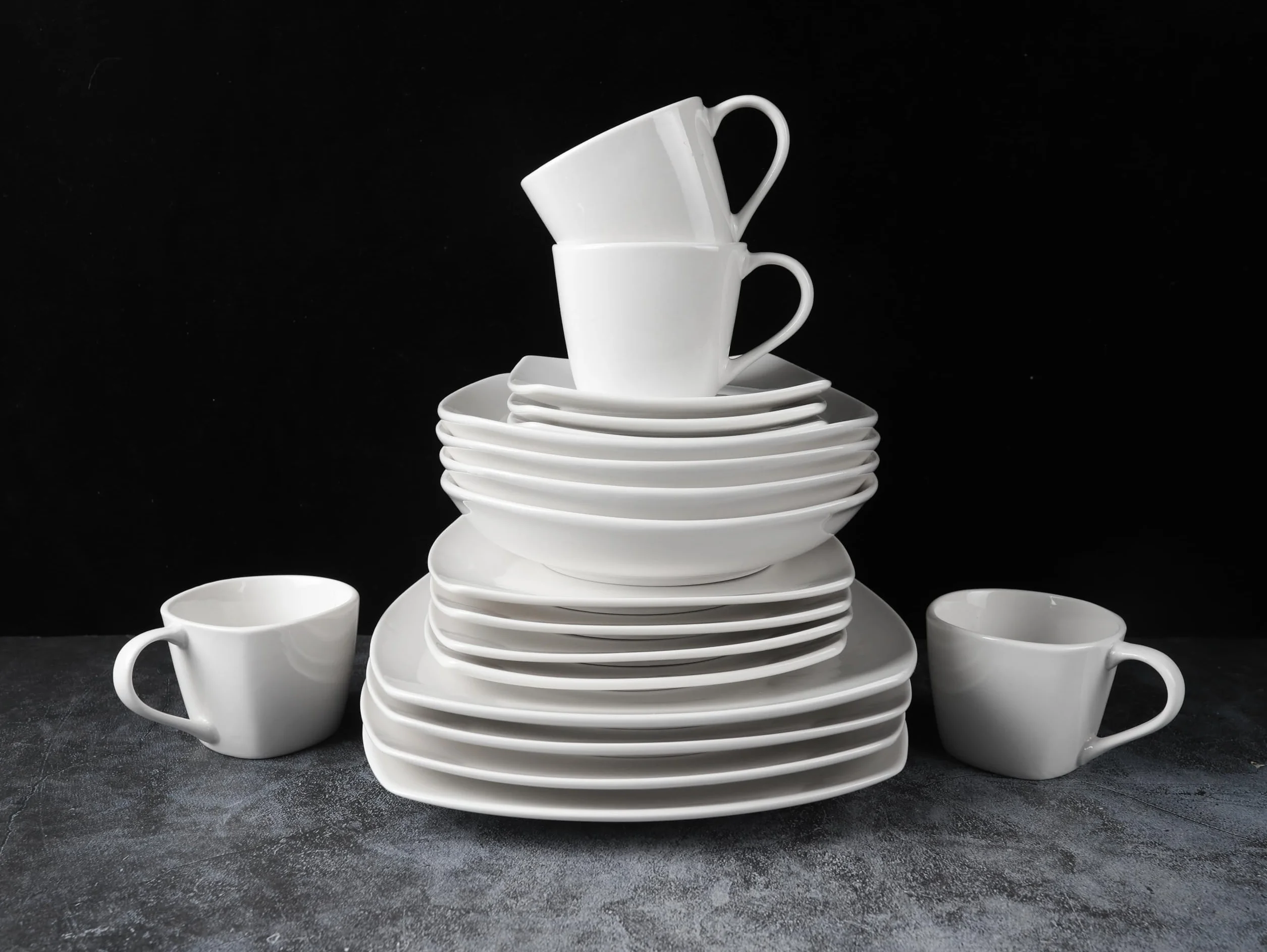 ECHTWERK 30-częściowy serwis kombi "Classic", nowoczesne wzornictwo, elegancki biały zestaw naczyń z porcelany z 6 talerzami obiadowymi, 6 x talerzykami dodatkowymi, 6 x talerz do zupy, 6 x filiżanka