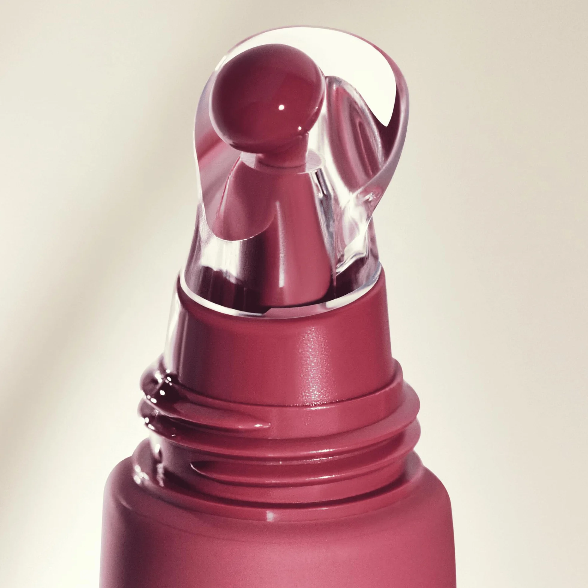 Catrice Lśniący balsam do ust Peptide Bliss Glosyy Lip Balm, nawilżanie, opieka, błyszczący, zroszony (10ml)