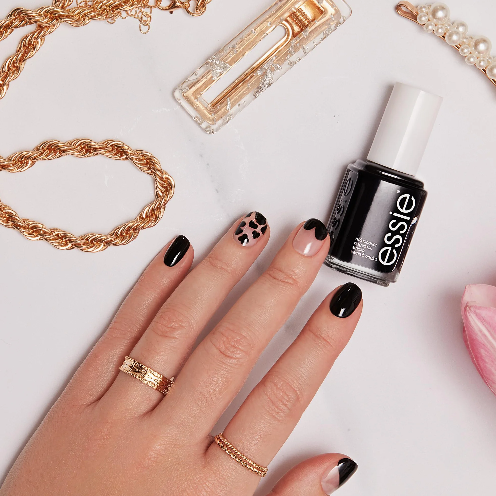 Essie Lakier do paznokci o intensywnych kolorach, nr 88 licorice, czarny, 13,5 ml