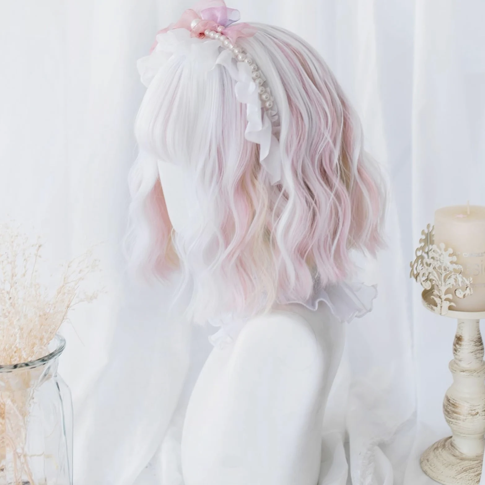 Peruka Cosplay odporna na wysokie temperatury, 30 cm, biała, różowa, dwukolorowa, syntetyczna peruka z grzywką, krótka, naturalna, falowana peruka dla kobiet
