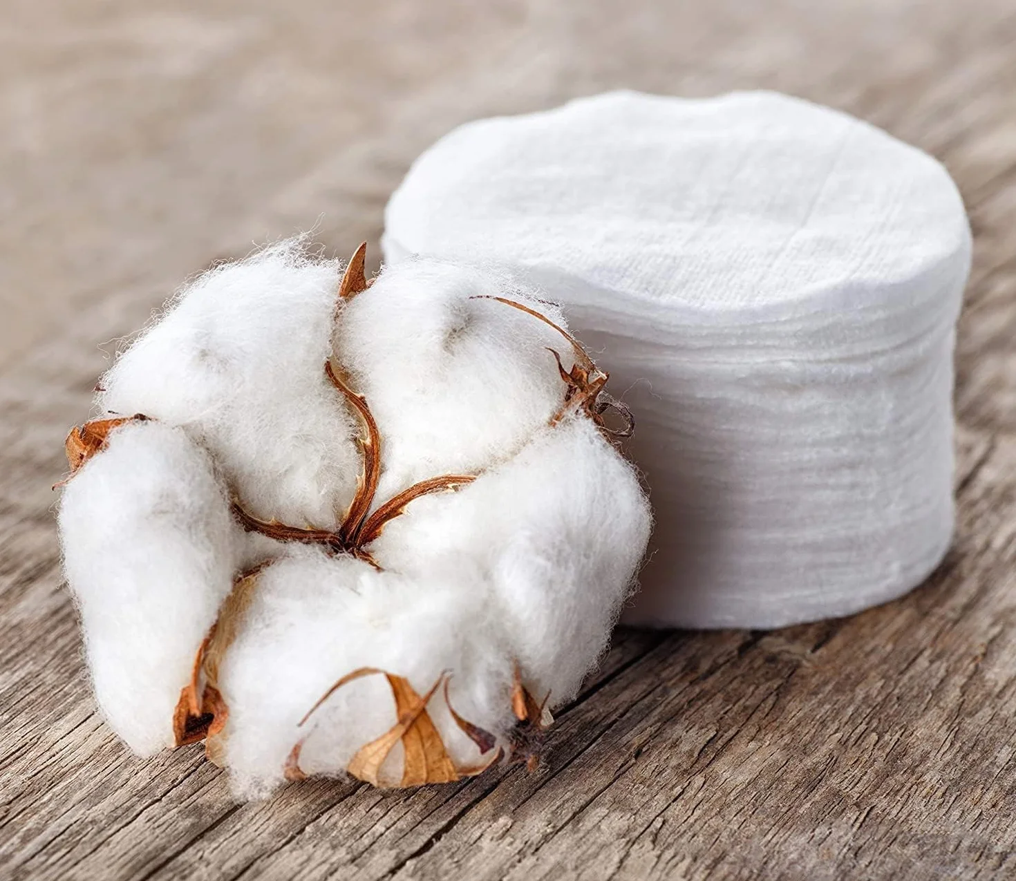 Organyc, Płatki ze 100% certyfikowanej bawełny organicznej, opakowanie biodegradowalne - 4 opakowania po 70 sztuk (razem 280 sztuk)