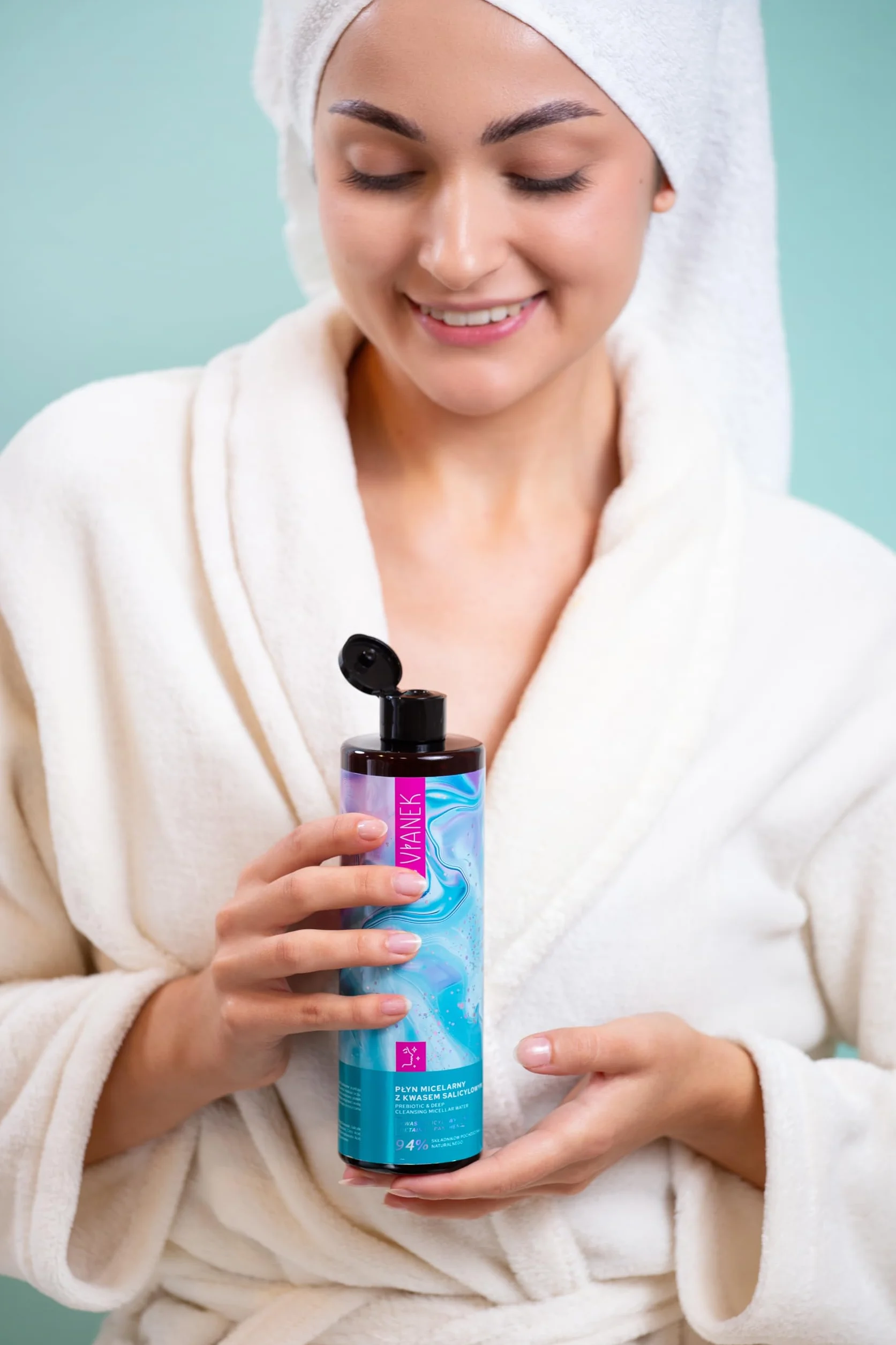 VIANEK Woda micelarna z kwasem salicylowym 400 ml – usuwa makijaż, oczyszcza pory, redukuje zanieczyszczenia – do wszystkich rodzajów skóry – delikatne oczyszczanie i wegańska formuła