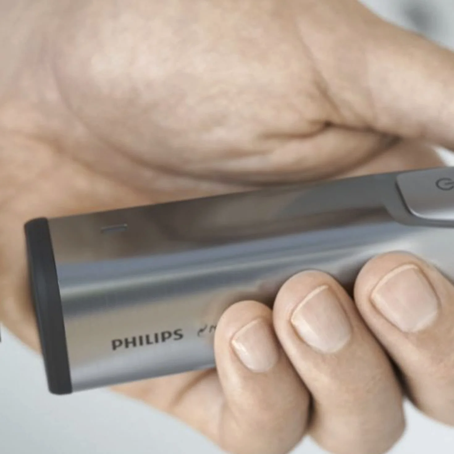 Philips Wszechstronny trymer z serii 7000 - Optymalna stylizacja i precyzja - Wodoodporny - Precyzyjna golarka -18 nasadek do twarzy, włosów i ciała - MG7785/20