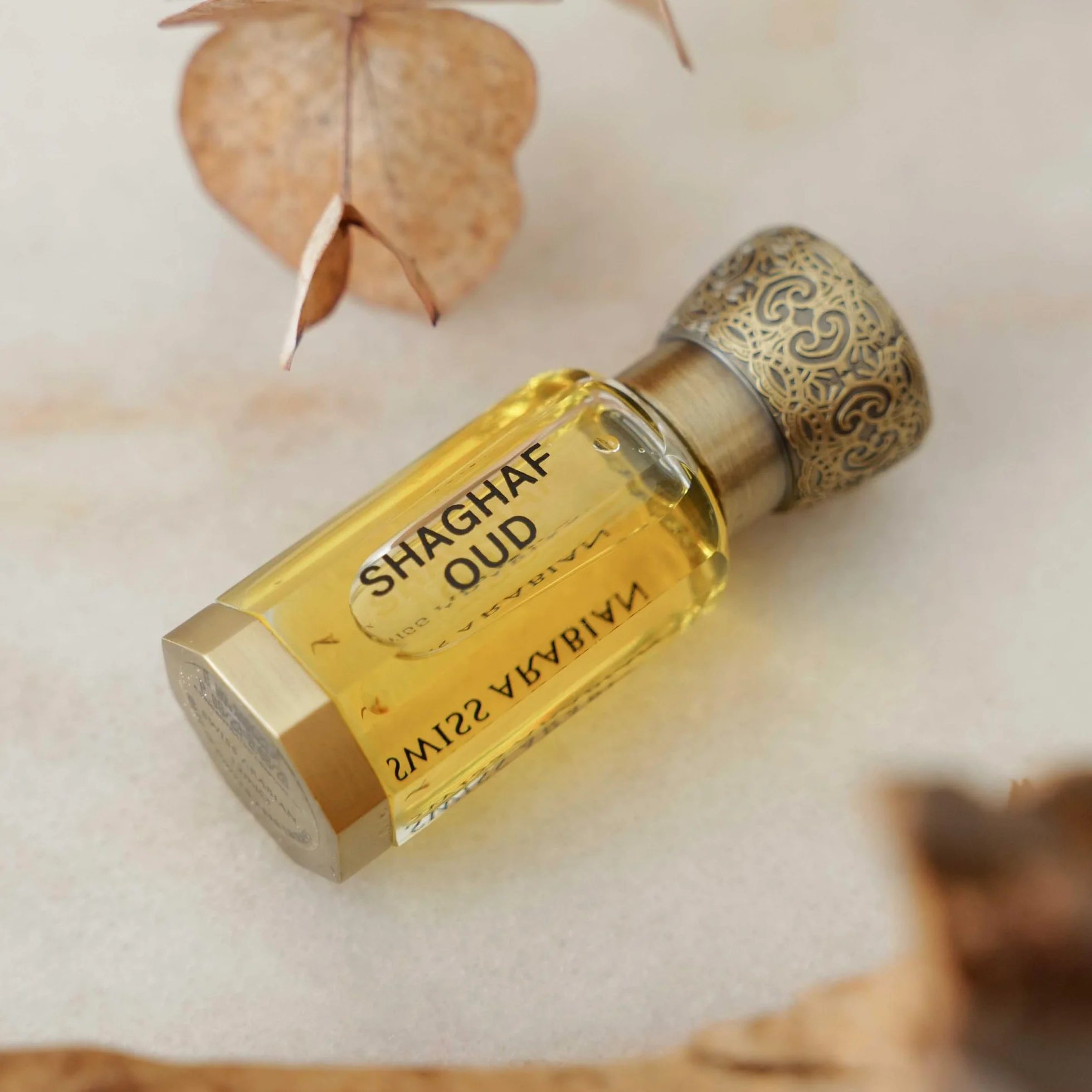 Swiss Arabian Shaghaf Oud skoncentrowany olejek zapachowy, uniseks, 12 ml, wykwintna mieszanka szafranu, róży i drewna agarowego, bogaty, orientalny zapach Oud