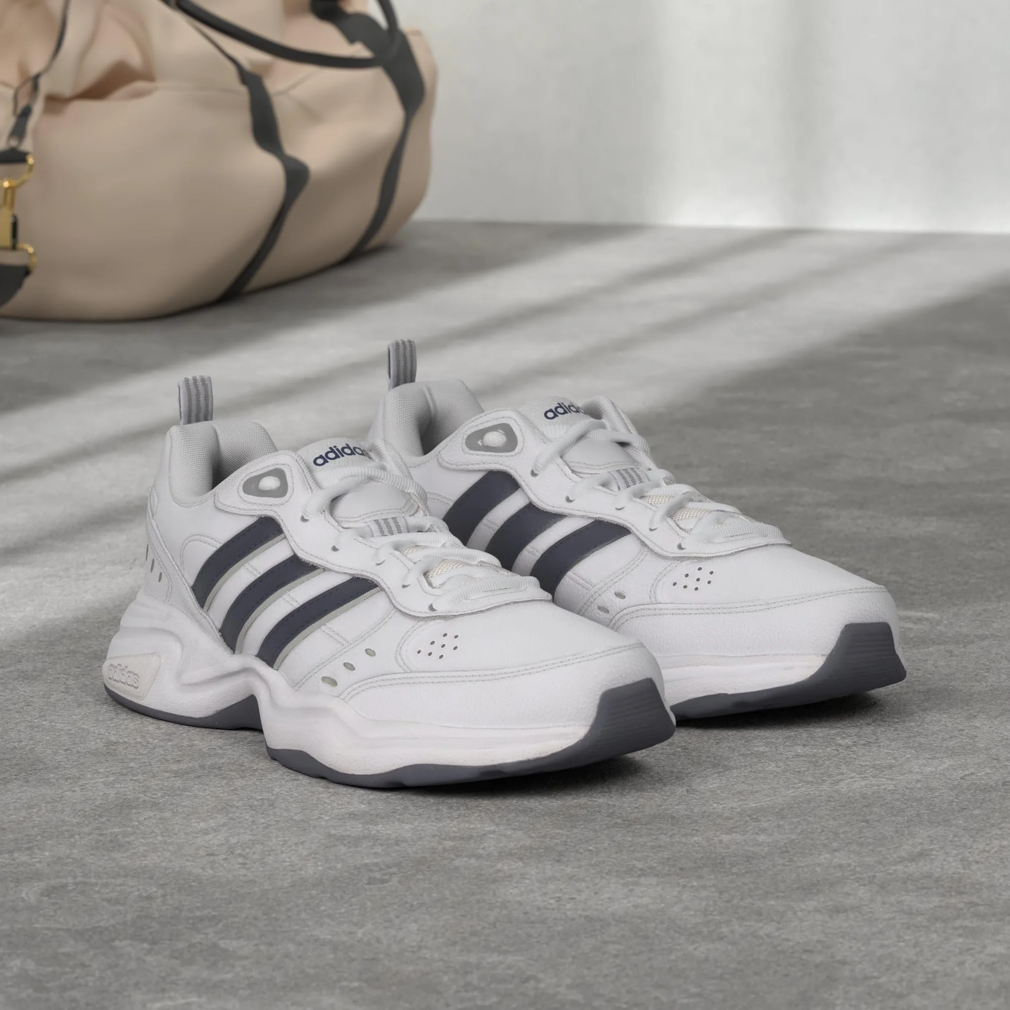 adidas Strutter - Buty sportowe Mężczyźni
