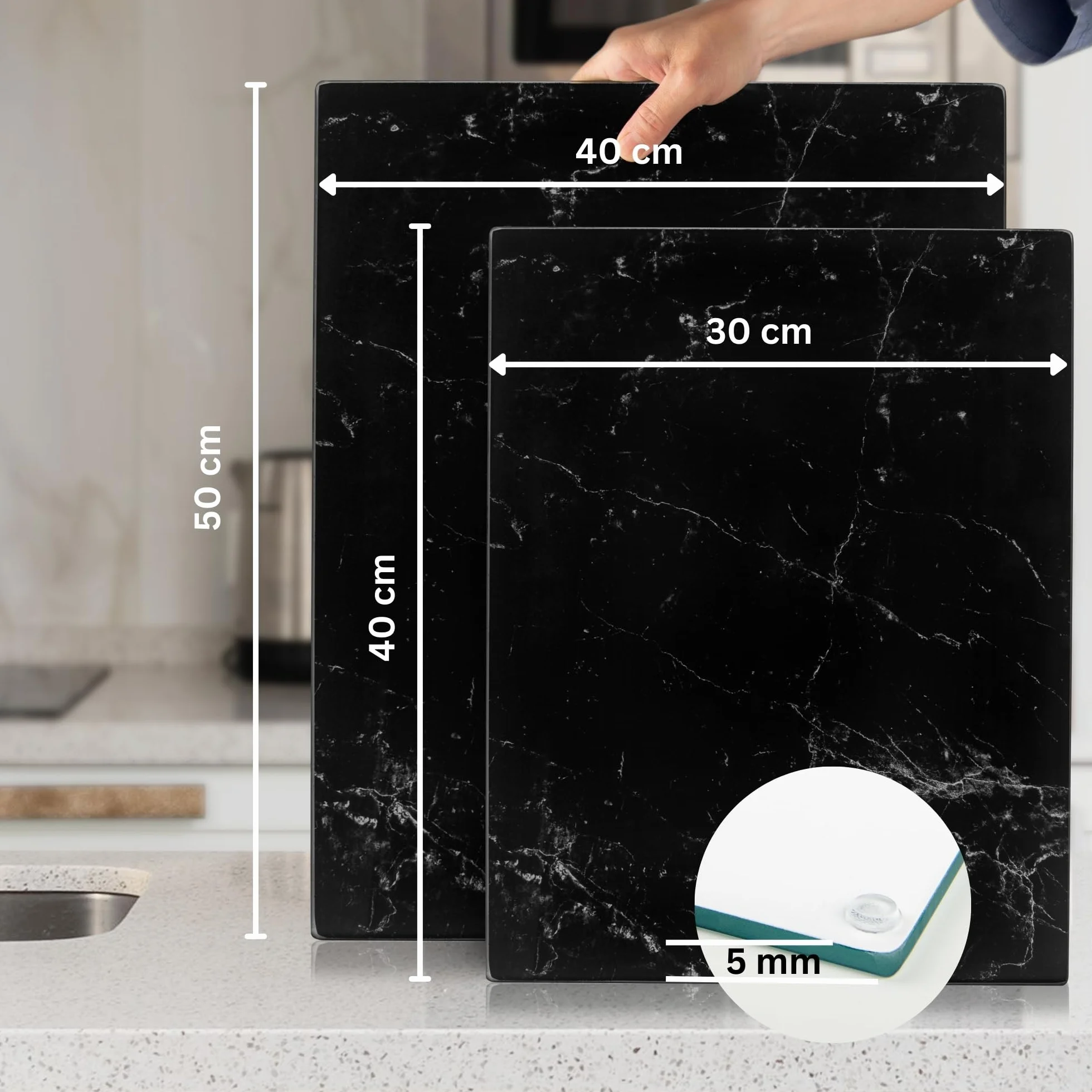 Kitchenville Szklana Deska do Krojenia 40×30 cm – Trwała i Higieniczna, z Hartowanego Szkła – Odporna na Ciepło, Ochrona Blatu Kuchennego – Marmur Czarny