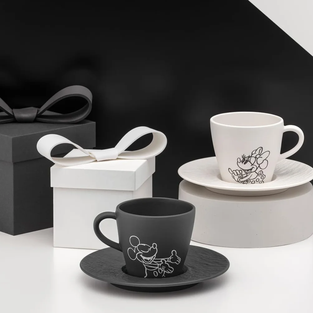 Villeroy & Boch Manufacture Rock – Mickey Mouse – spodek do filiżanki do kawy, czarny, można myć w zmywarce i używać w mikrofalówce, efekt łupku z kredowym wzorem Disney Myszki Miki