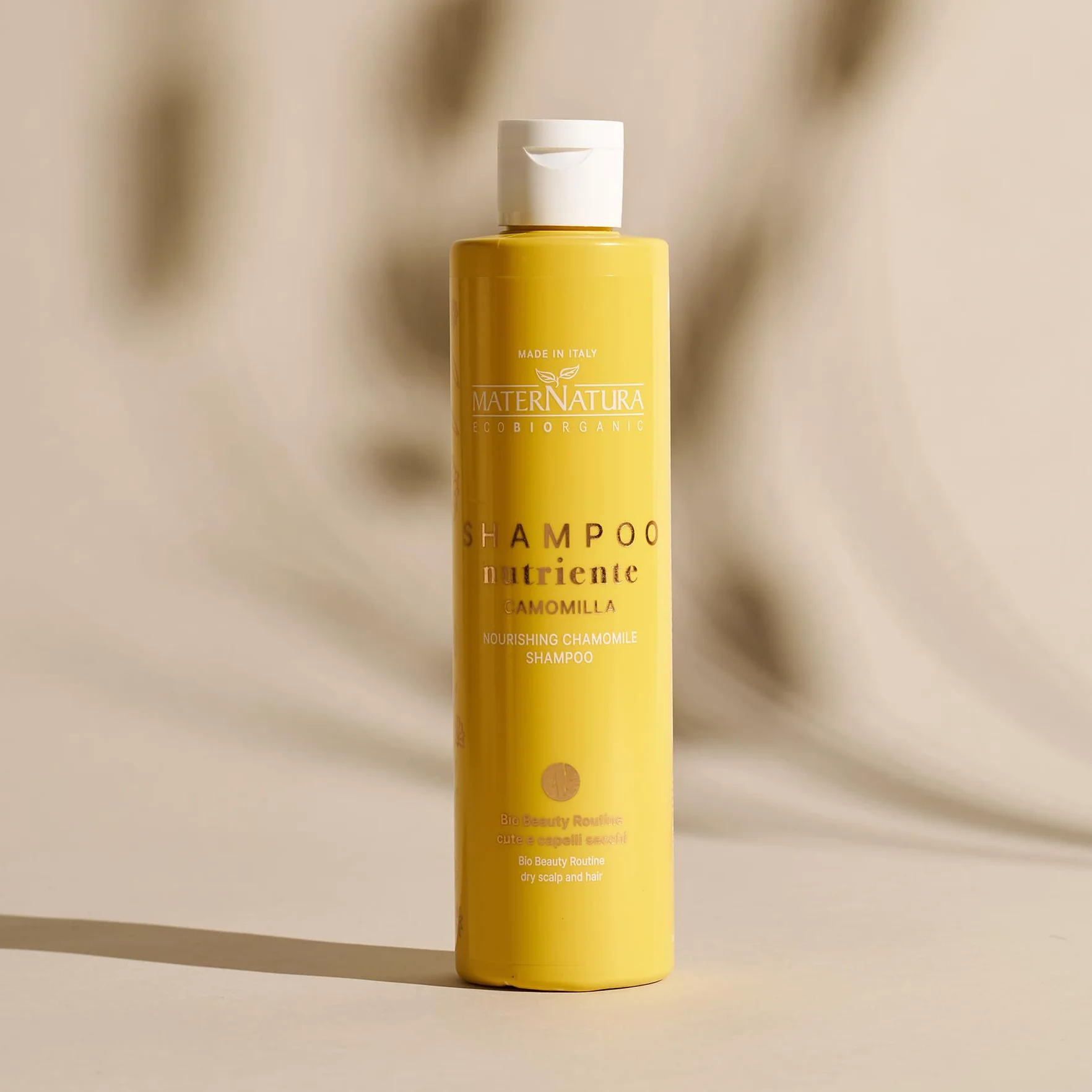 Maternatura, Szampon do włosów suchych z rumiankiem, wzbogacona formuła z odżywką i nawilżającą, Bio Beauty Routine Cute i suche włosy, wyprodukowane we Włoszech - 250 ml