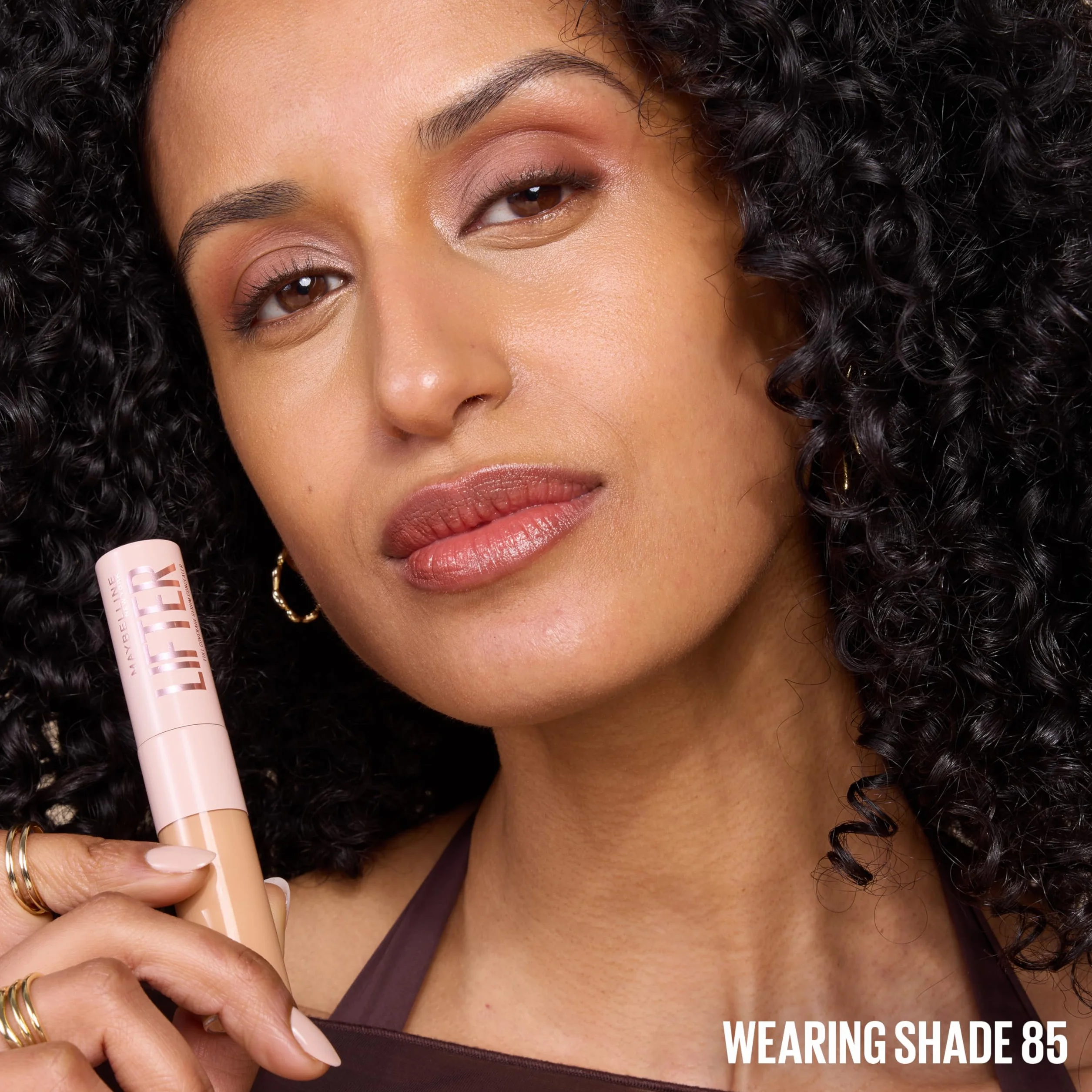 Maybelline New York korektor do twarzy Lifter Concealer, do wszystkich rodzajów skóry, formuła nawilżająca, z kofeiną i peptydami, odcień: 30, 11 ml