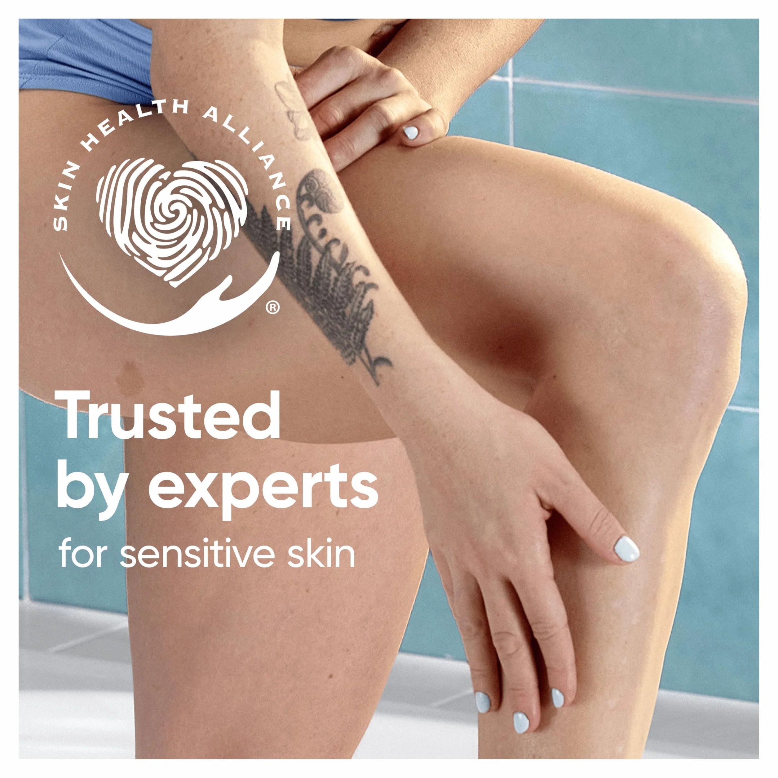 Gillette Venus Deluxe Smooth Sensitive maszynka do golenia dla kobiet, 3 wkłady do maszynki do golenia, metalowy uchwyt w kolorze różowego złota, Lubrastrip z odrobiną aloesu, golarki dla kobiet o