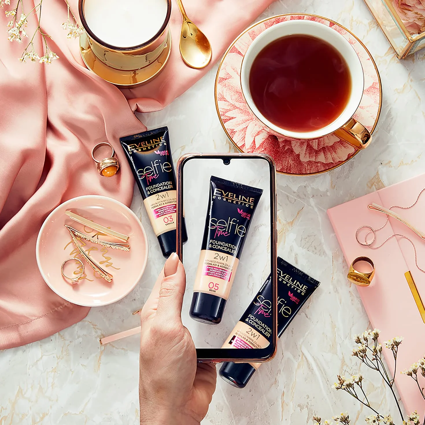 Eveline Cosmetics Selfie Time Kryjąco-nawilżający podkład & korektor - No 06 honey