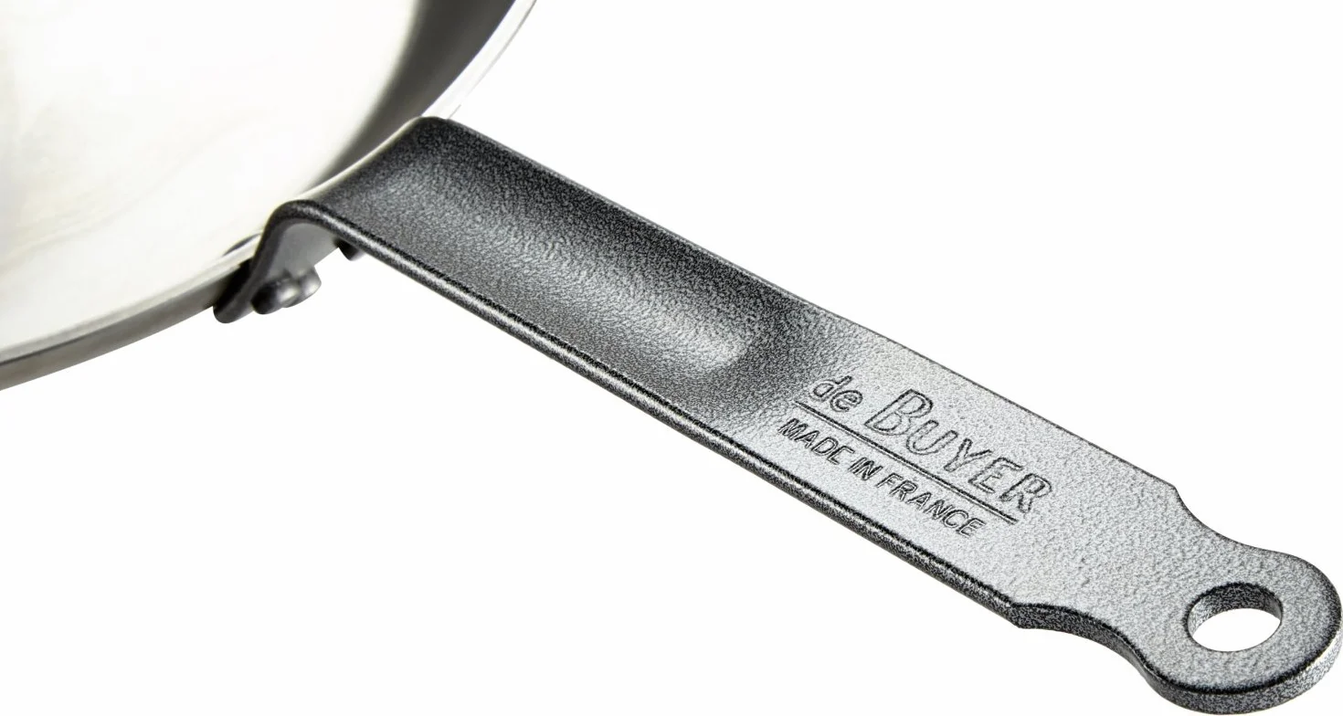 De Buyer 5110.28 Carbone Plus Okrągła patelnia Lyonnaise, stal wysokiej jakości, średnica 28 cm