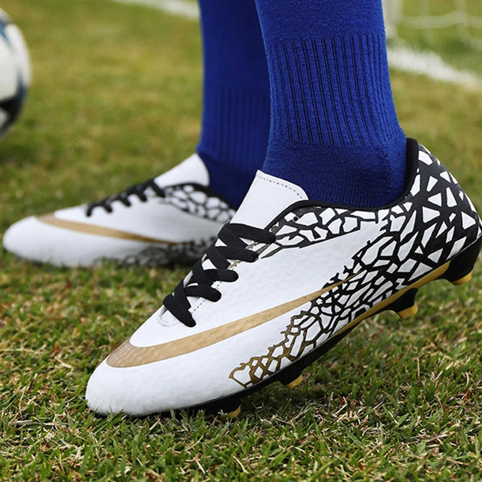 Tbest Buty piłkarskie, buty treningowe do piłki nożnej, oddychające wygodne trampki treningowe na niskim poziomie, męskie korki z dobrą przyczepnością do sportów na świeżym powietrzu w