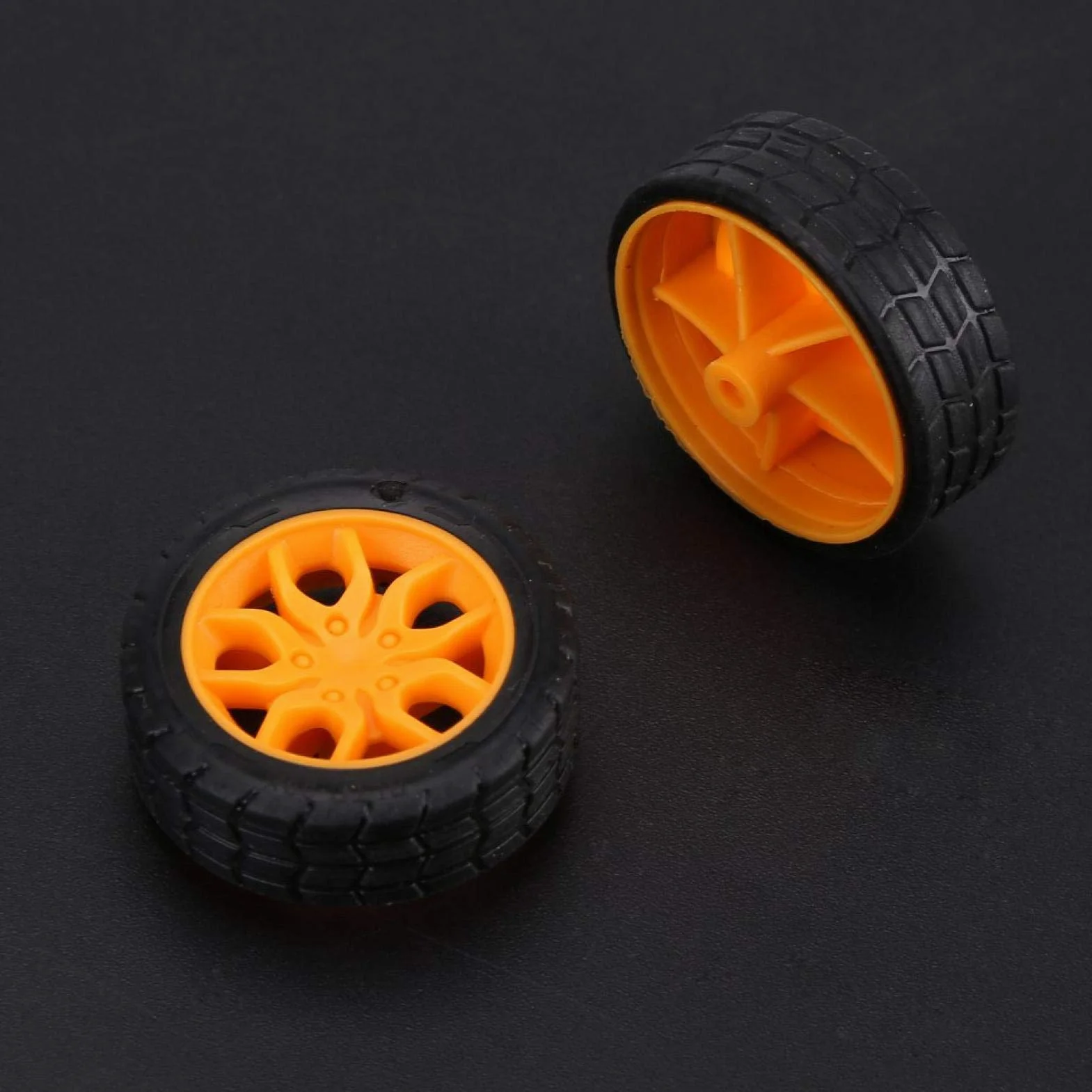 78 szt. plastikowe koła zębate bogata różnorodność zestaw DIY akcesoria z pasem kółkowym mini oponami ślimakowe koła zębate zestaw do samodzielnego wykonania robota samochodowego