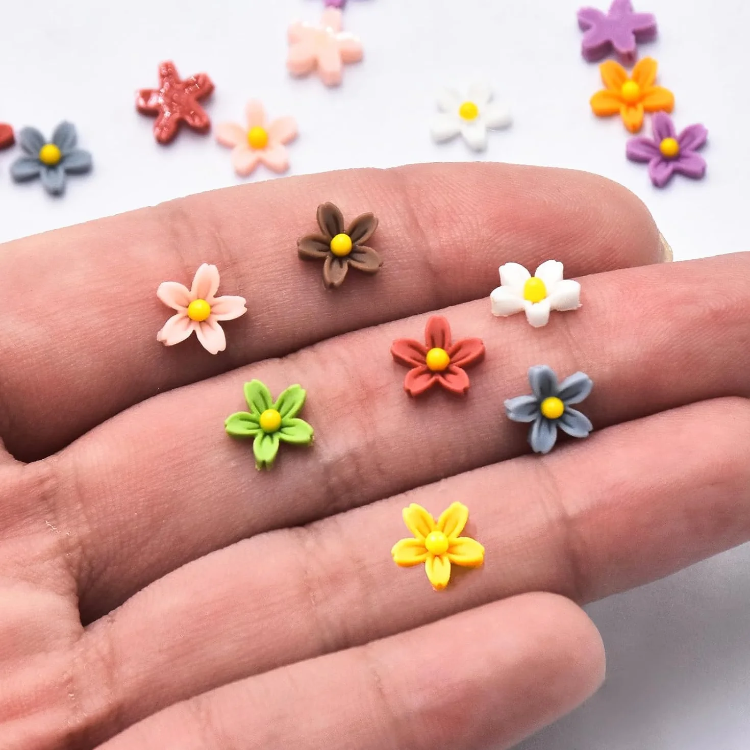 50 sztuk miniaturowych kwiatów, mini zdobione kwiatki, dekoracja 3D, do miniaturowych akcesoriów do domku dla lalek, miniaturowe krajobrazy, sztuka paznokci, dekoracja "zrób to sam"