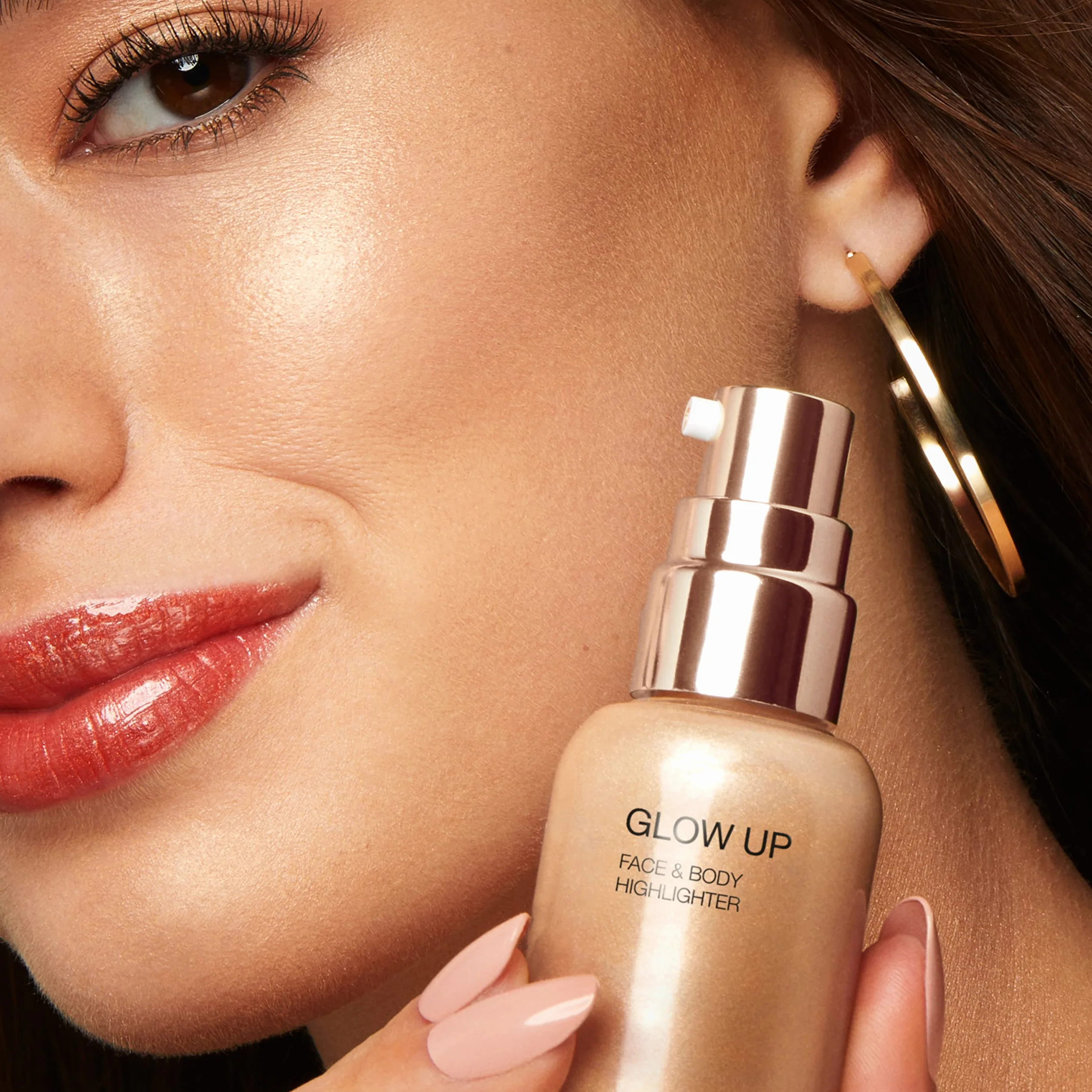 KIKO Milano Glow Up Face And Body Highlighter 01 | Metaliczny Rozświetlacz W Płynie Z Formułą No-transfer