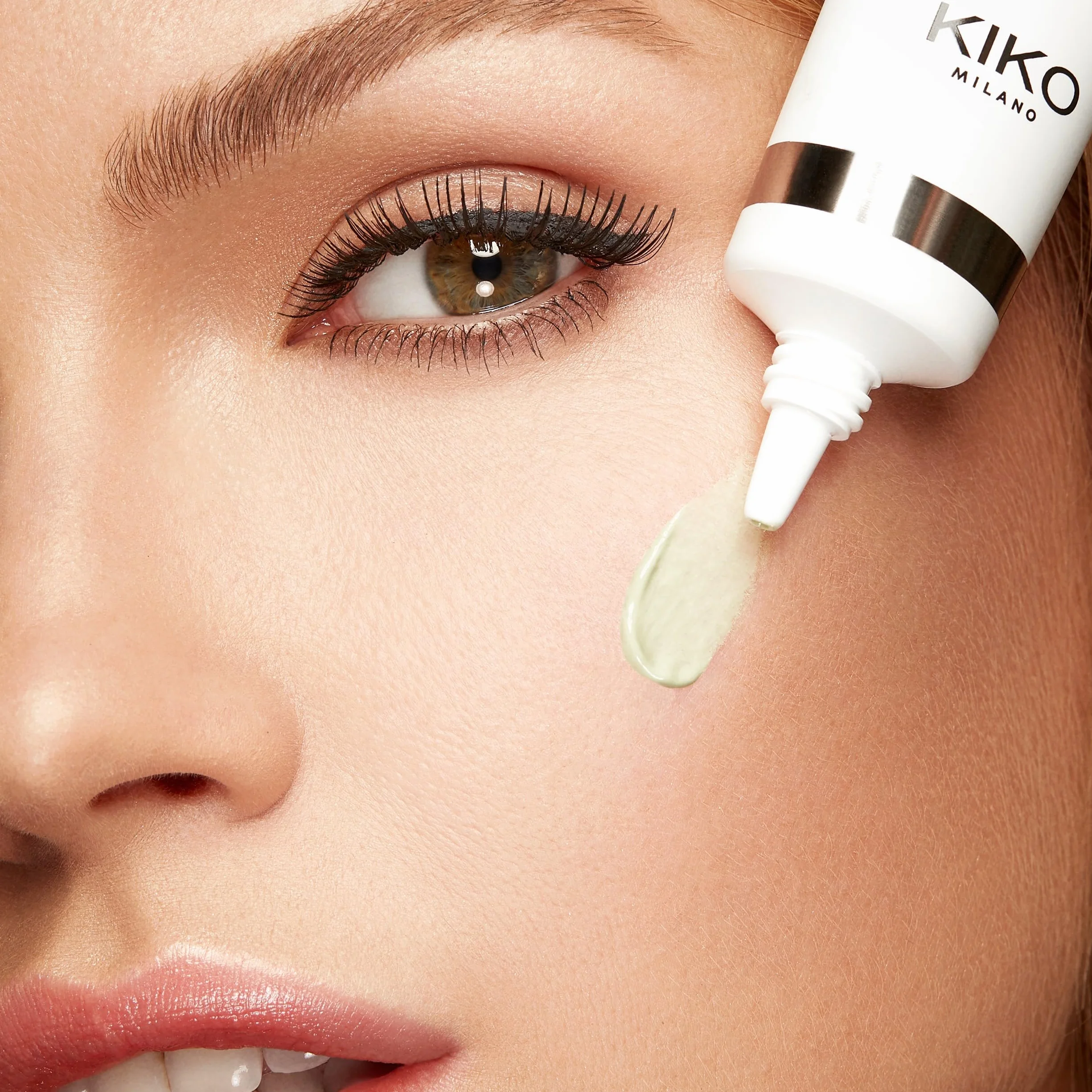 KIKO Milano Skin Tone Face Base, Baza Do Twarzy Wyrównująca Koloryt Cery I Maskująca Zaczerwienienia