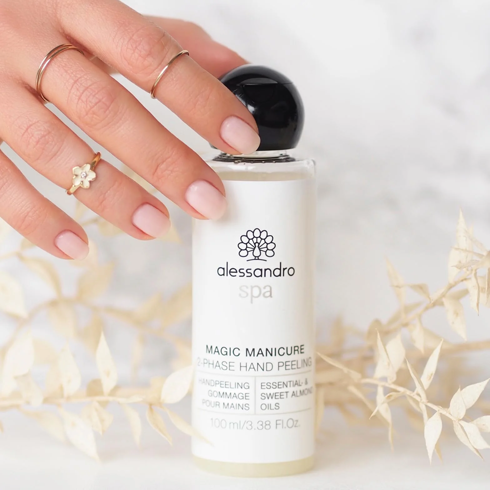 alessandro Spa Magic Manicure 2-fazowy peeling – peeling do rąk/pielęgnacja dłoni z olejkiem migdałowym, 100 ml