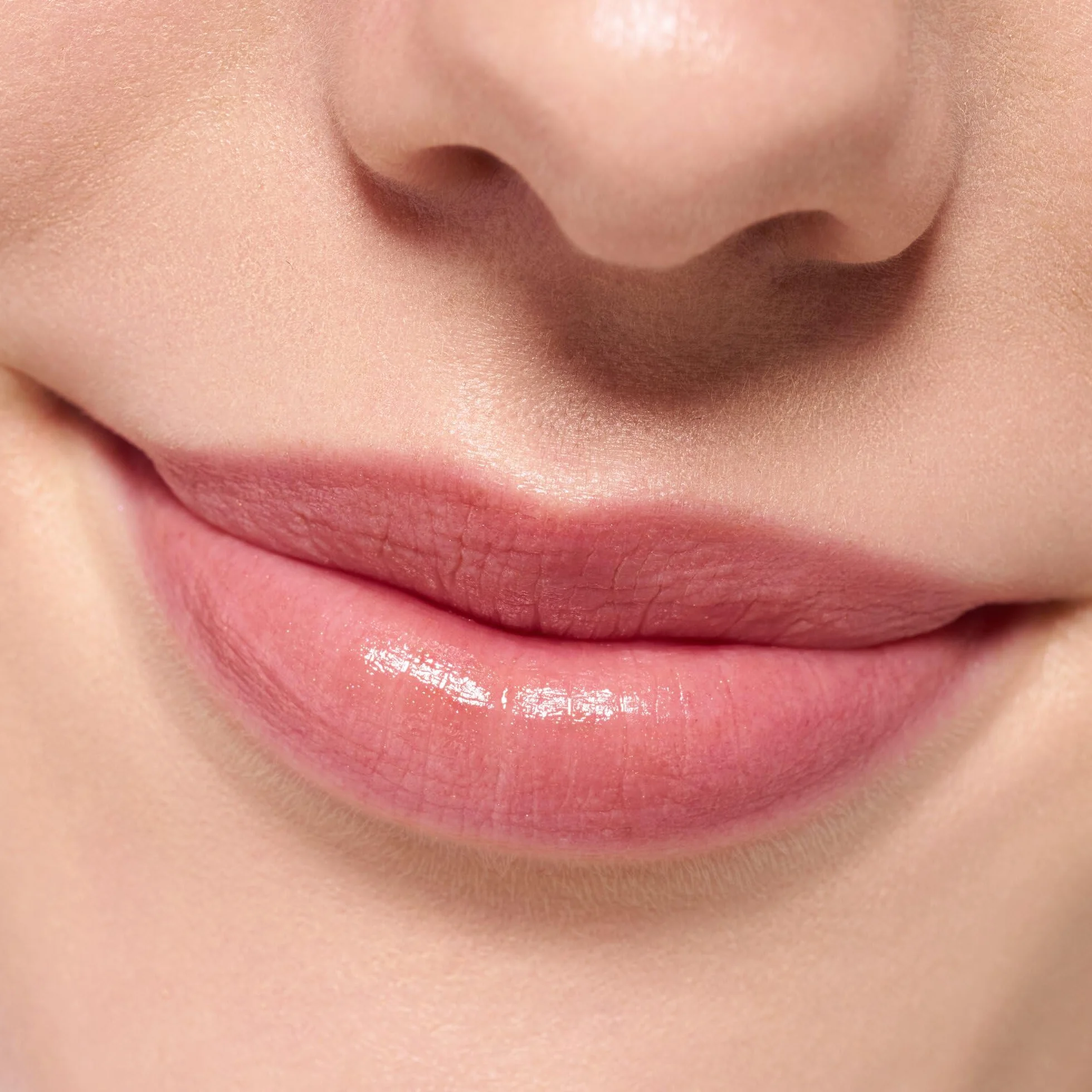 Essence naturalny błyszczący mieniący się przeświecający 1 sztuka