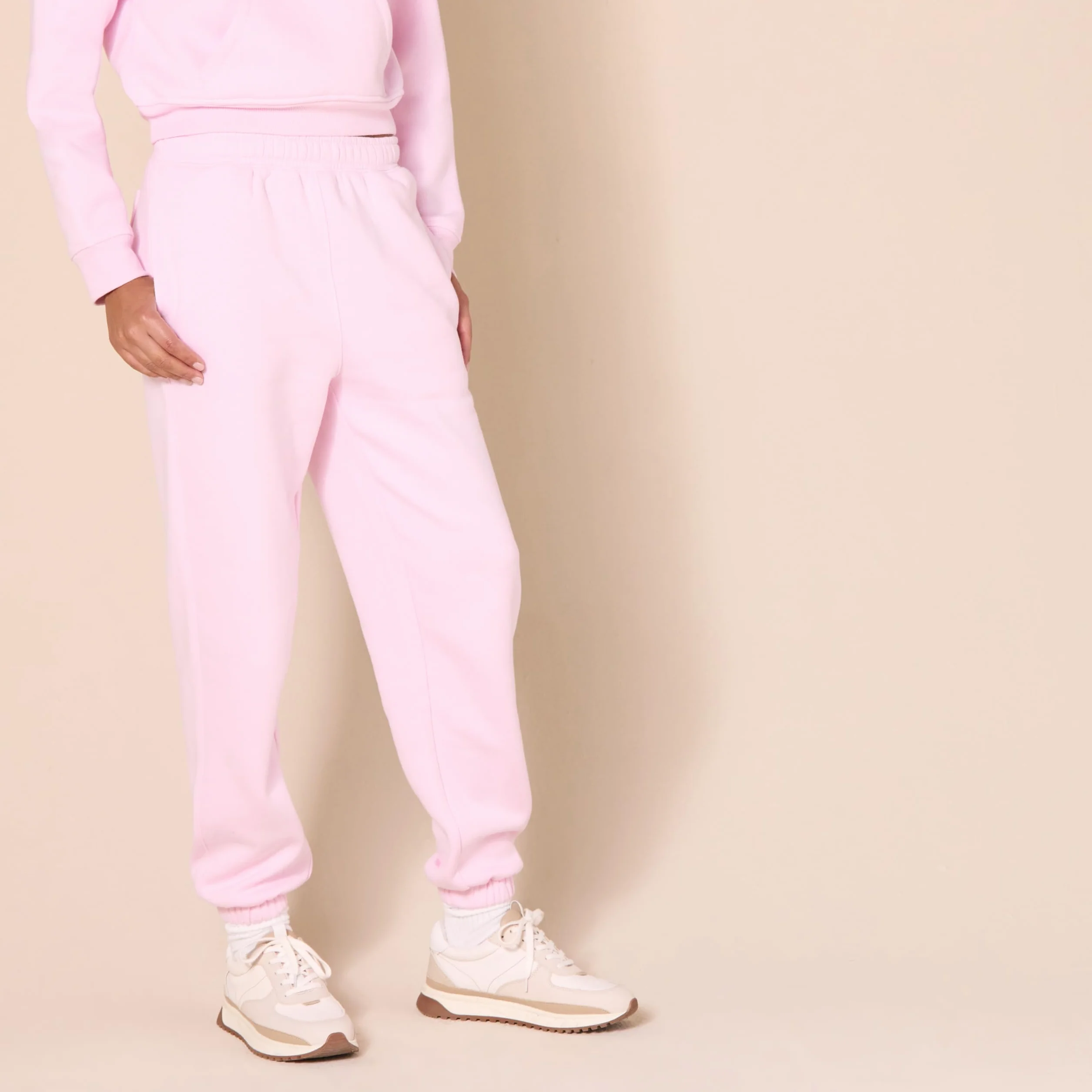 Amazon Essentials Kobiety Relaxed Jogger (dostępne w dużych rozmiarach)