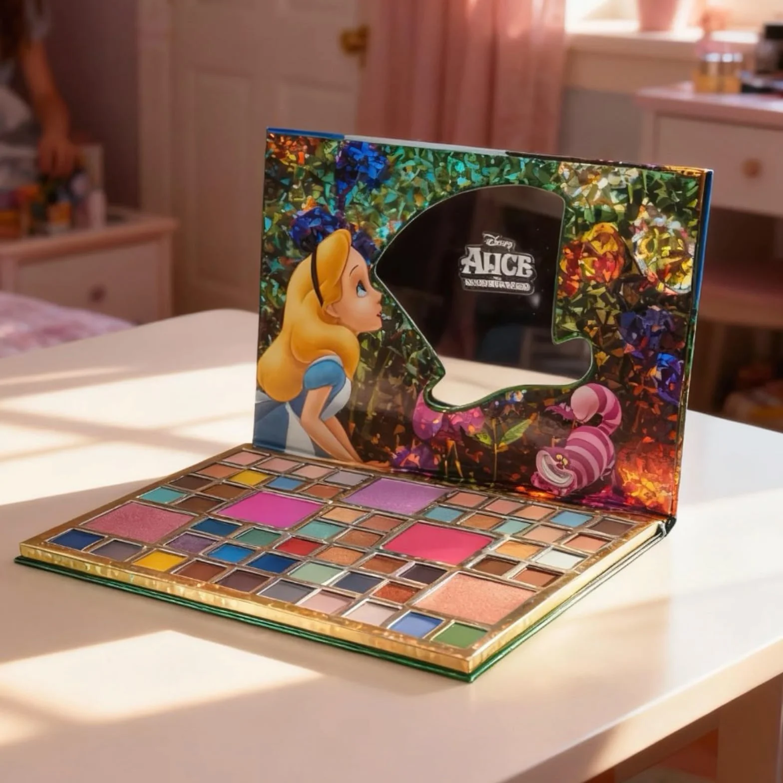 Alice in Wonderland Paleta Cieni 55 Kolorów z Lustrem