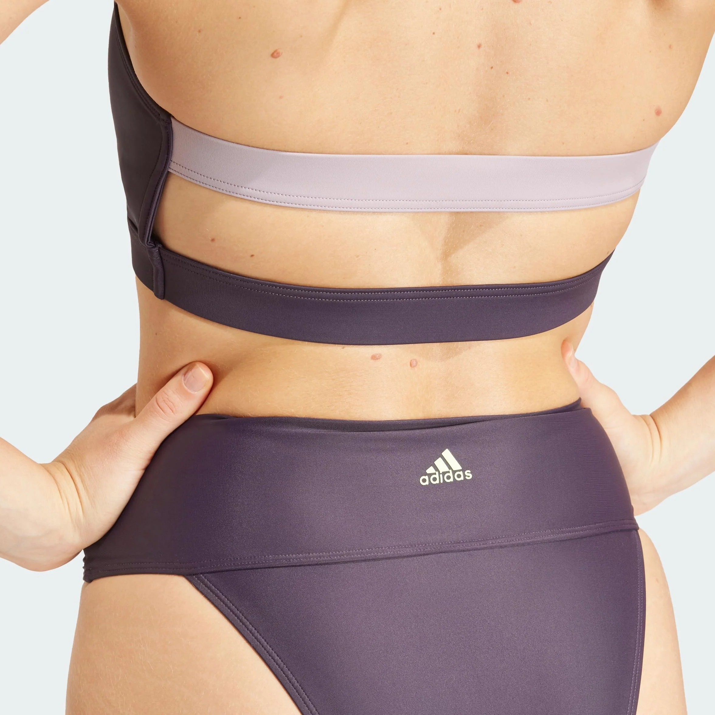 adidas Kobiety Sportswear Colorblock Bikini, Aurora Black/Preloved Fig, L