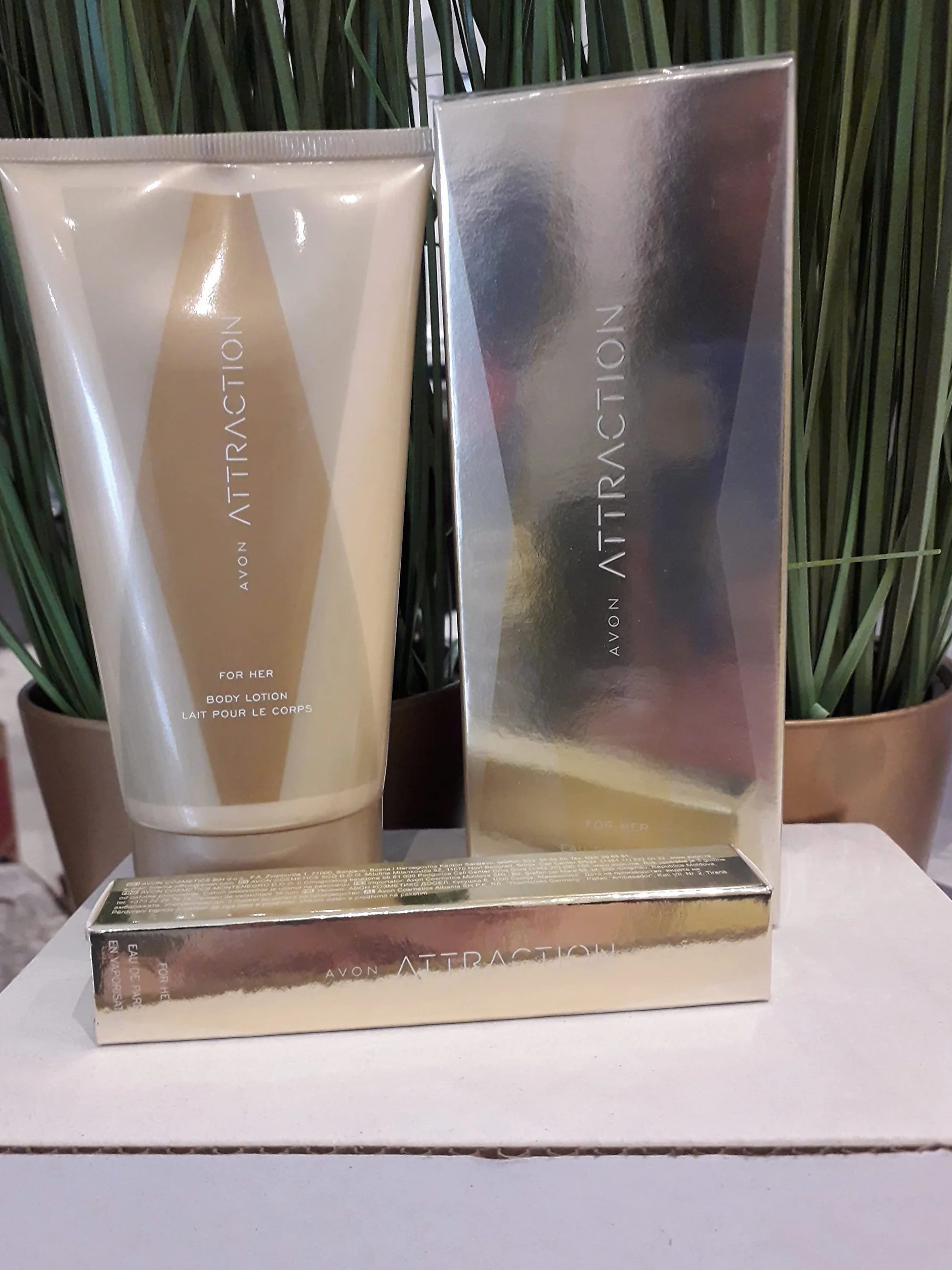 Avon Attraction Set Eau de Parfum balsam do ciała spray kieszonkowy