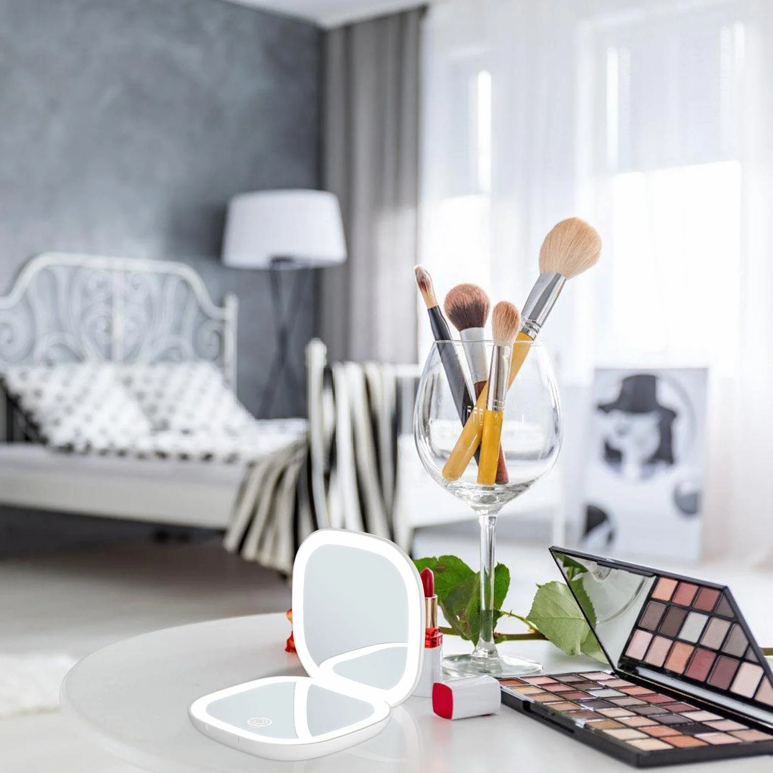 Aicharynic Lusterko kieszonkowe LED z powiększeniem 1X/10x, lusterko powiększające ze światłem, lusterko podróżne, możliwość przyciemniania i 2-stronnego oświetlenia LED, lusterko ręczne, składane