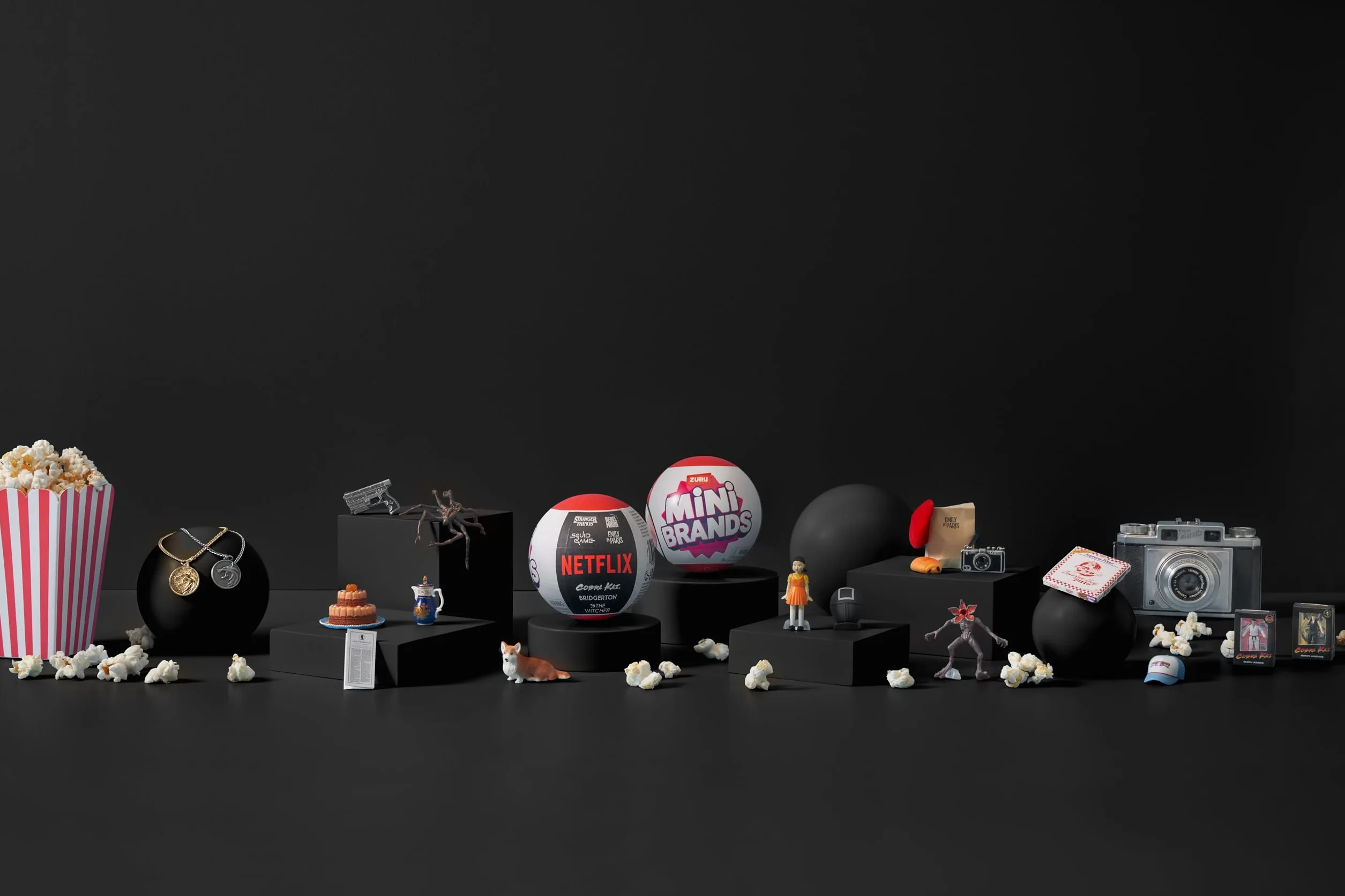 Mini Brands Netflix Series 1 (1 kapsułka) – tajemnicze kolekcjonerskie mini figurki, zawiera 5 minis od Stranger Things, Squid Game, Bridgerton i nie tylko