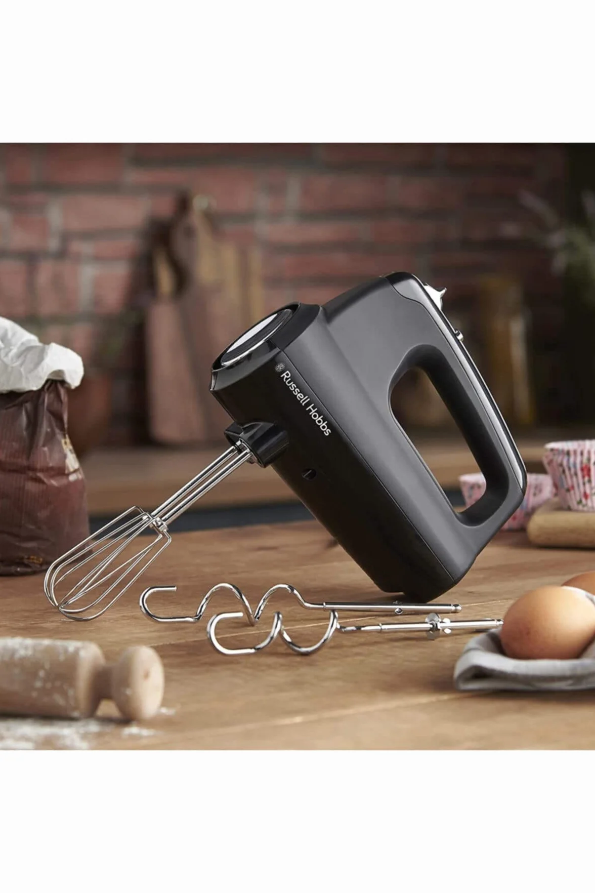 Russell Hobbs mikser ręczny, 5 ustawień prędkości + pulsacyjna, chromowane końcówki, ubijanie i ugniatanie ciasta, możliwość ustawienia na podstawie, moc 350W, czarny, Desire 24672-56