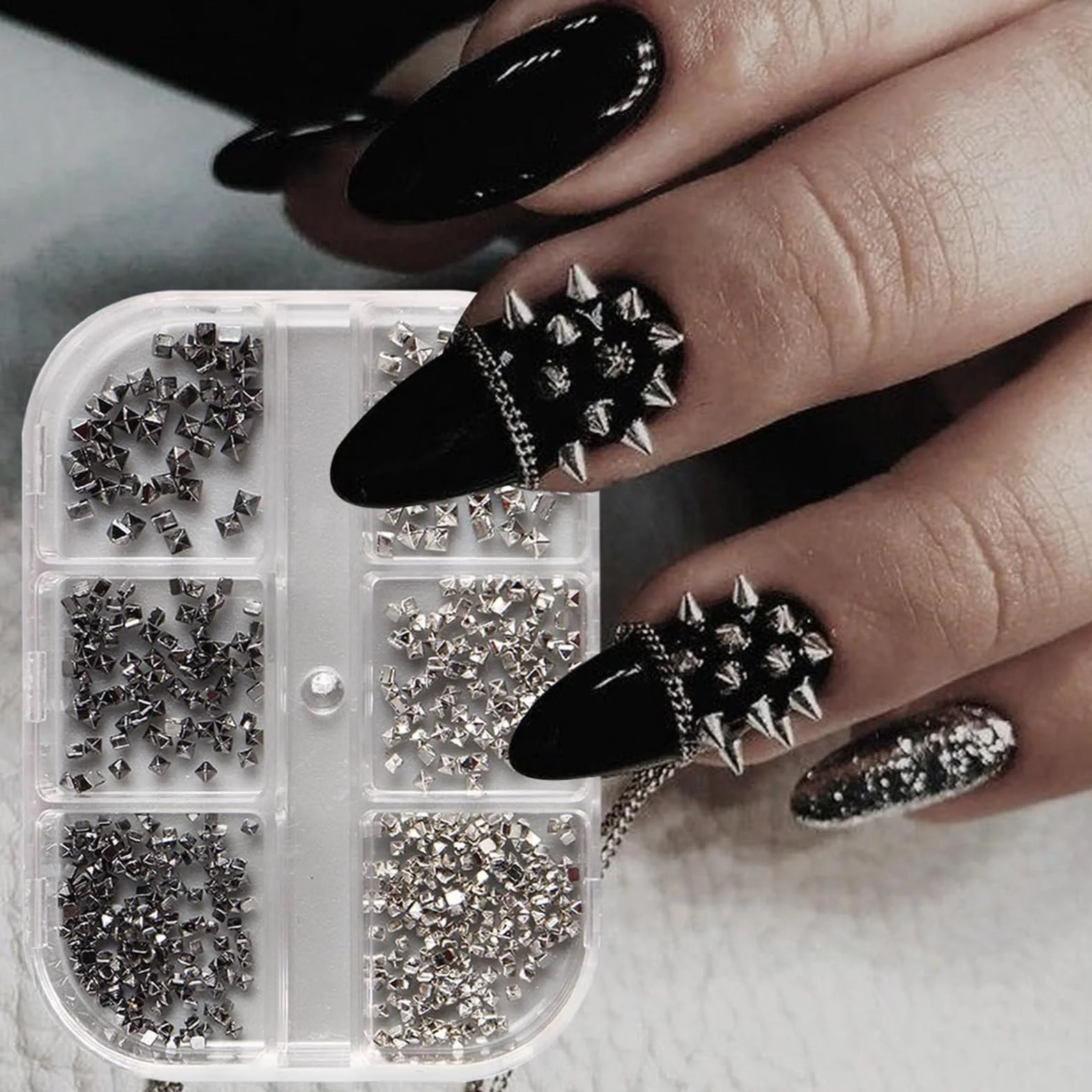 12 pudełek gotyckich zawieszek do paznokci, mini kolce do paznokci, punkowe ćwieki, styl wiktoriański i Halloween, manicure, dekoracje do paznokci, płaskie, metaliczne kolce 3D