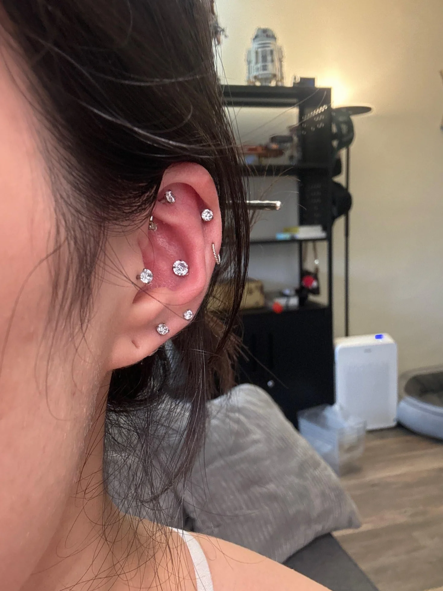 AVYRING Zestaw do przekłuwania uszu 16G ze stali nierdzewnej Tragus Conch Helix automatyczny pistolet