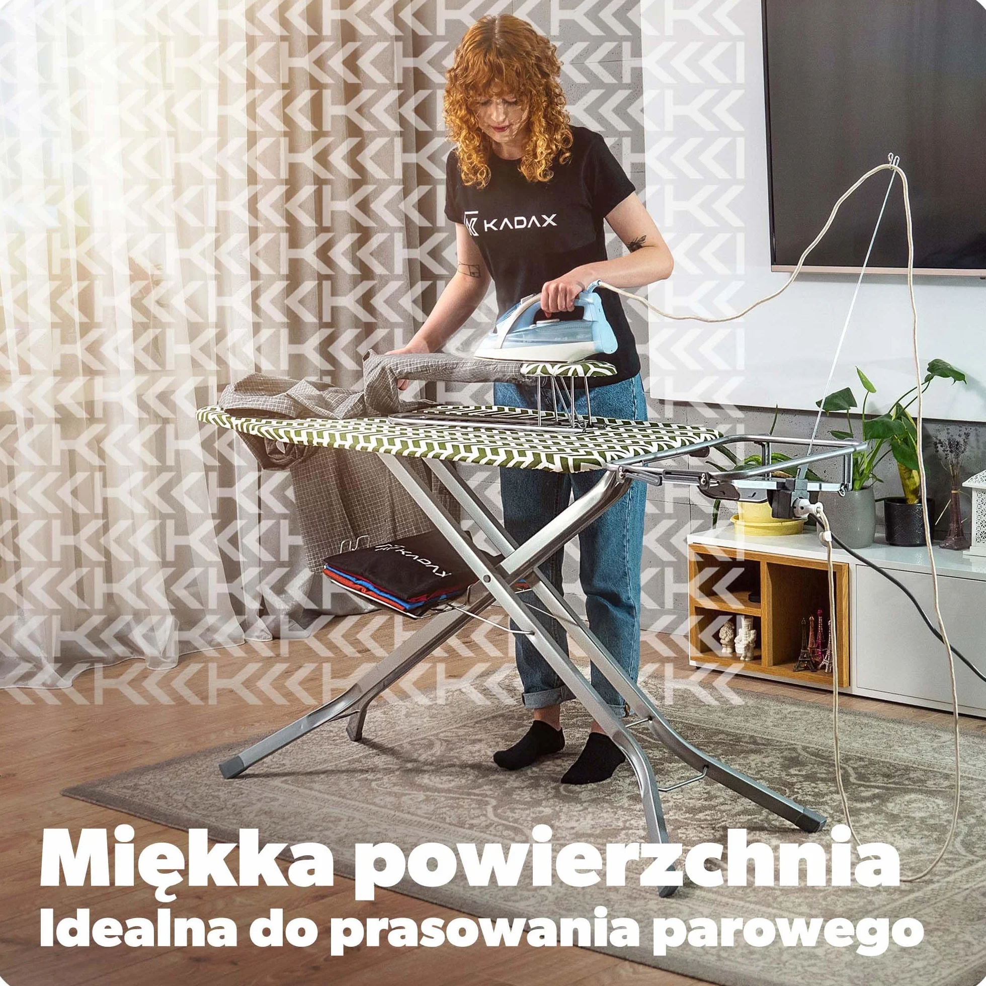 Kadax Składana deska do prasowania z wtyczką, regulacją wysokości, zdejmowanym pokrowcem, rękawem do prasowania oraz uchwytem na żelazko i wspornikiem na kabel (zielona)
