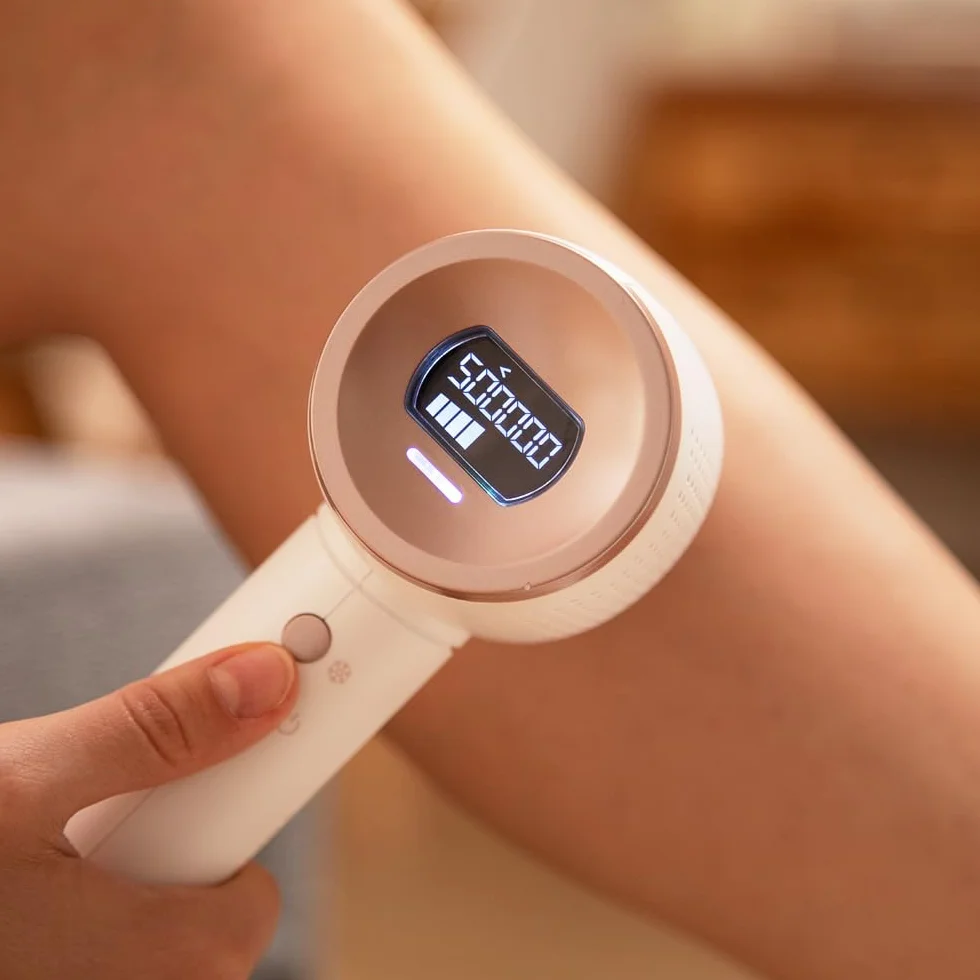 Cecotec IPL Bamba SkinCare IPL pistolet do usuwania włosów, dla kobiet i mężczyzn, ciała, pachy i twarzy, lampy kwarcowe, 500 000 impulsów świetlnych, funkcja chłodzenia, wyświetlacz LCD, 2 tryby