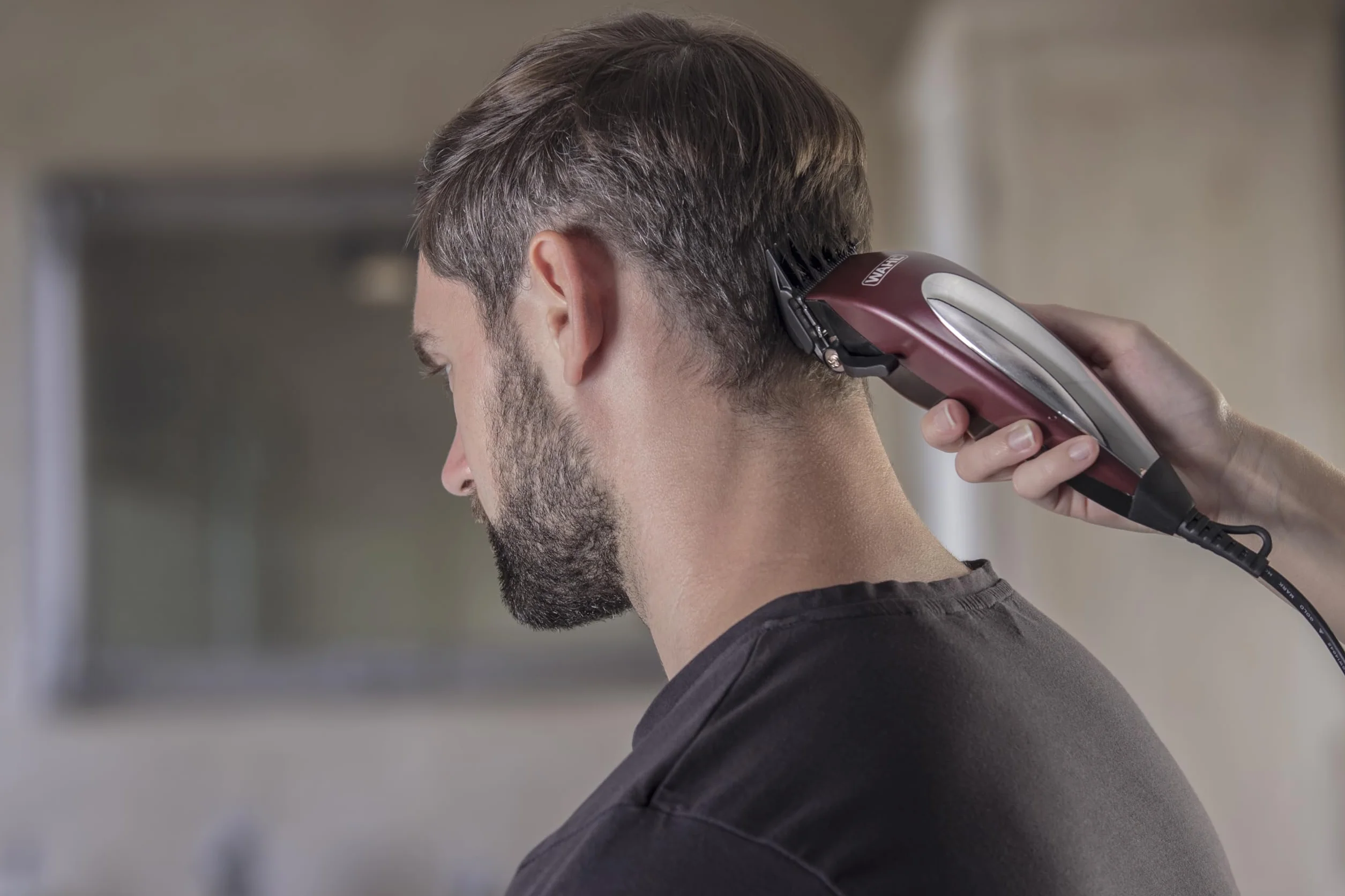 Wahl Home Pro Combo 3w1, zestaw prezentowy do strzyżenia włosów, maszynka do strzyżenia włosów dla mężczyzn, przewodowa golarka do głowy, trymer do brody dla mężczyzn, trymer do zarostu