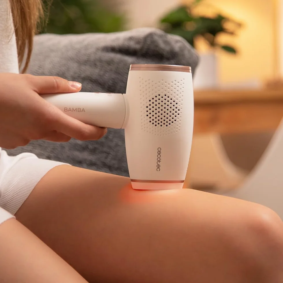 Cecotec IPL Bamba SkinCare IPL pistolet do usuwania włosów, dla kobiet i mężczyzn, ciała, pachy i twarzy, lampy kwarcowe, 500 000 impulsów świetlnych, funkcja chłodzenia, wyświetlacz LCD, 2 tryby