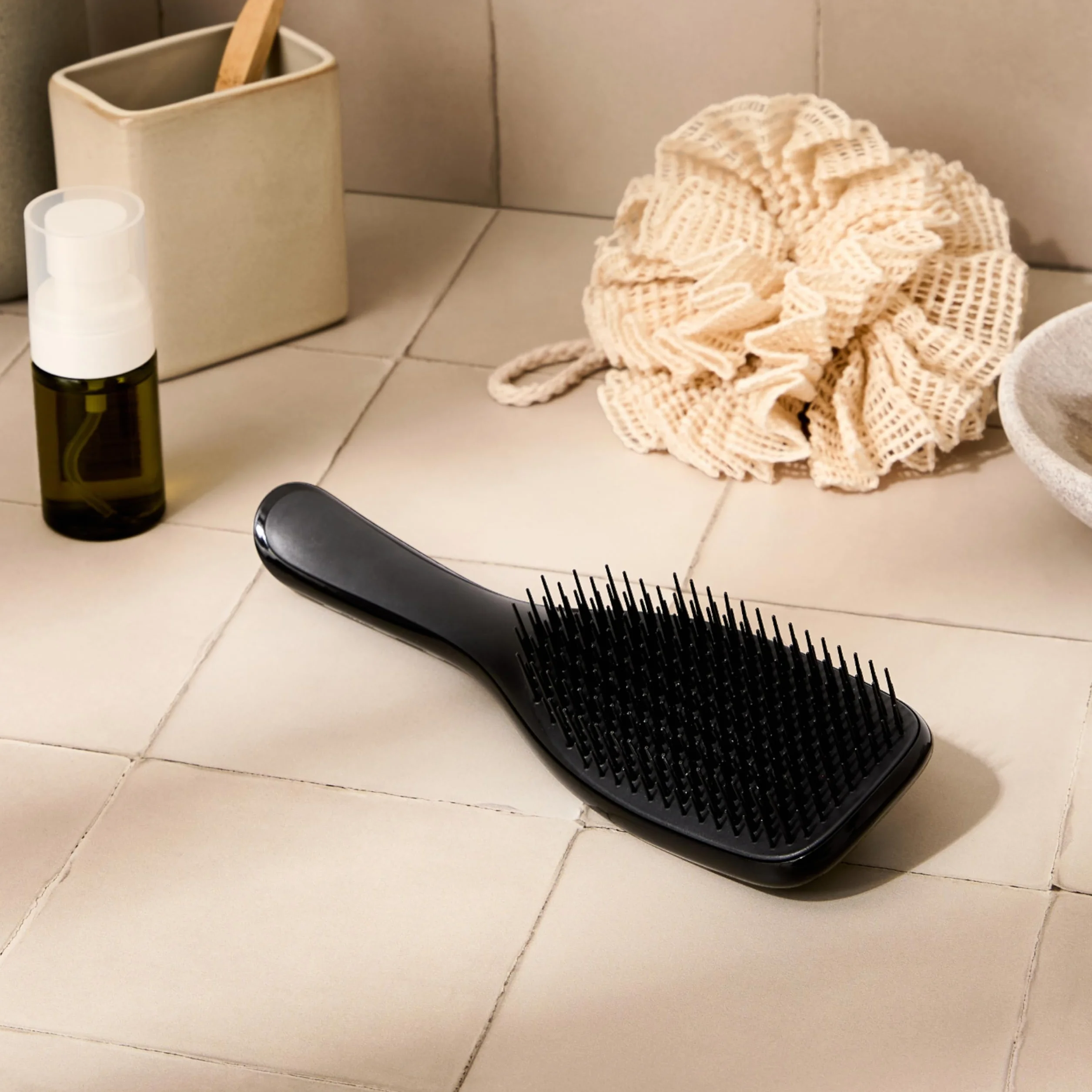 Tangle Teezer Ultimate Detangler - Szczotka do rozczesywania do wszystkich rodzajów włosów - Dwupoziomowe ząbki zmniejszają łamliwość i eliminują splątania - Lukrecjowa czerń