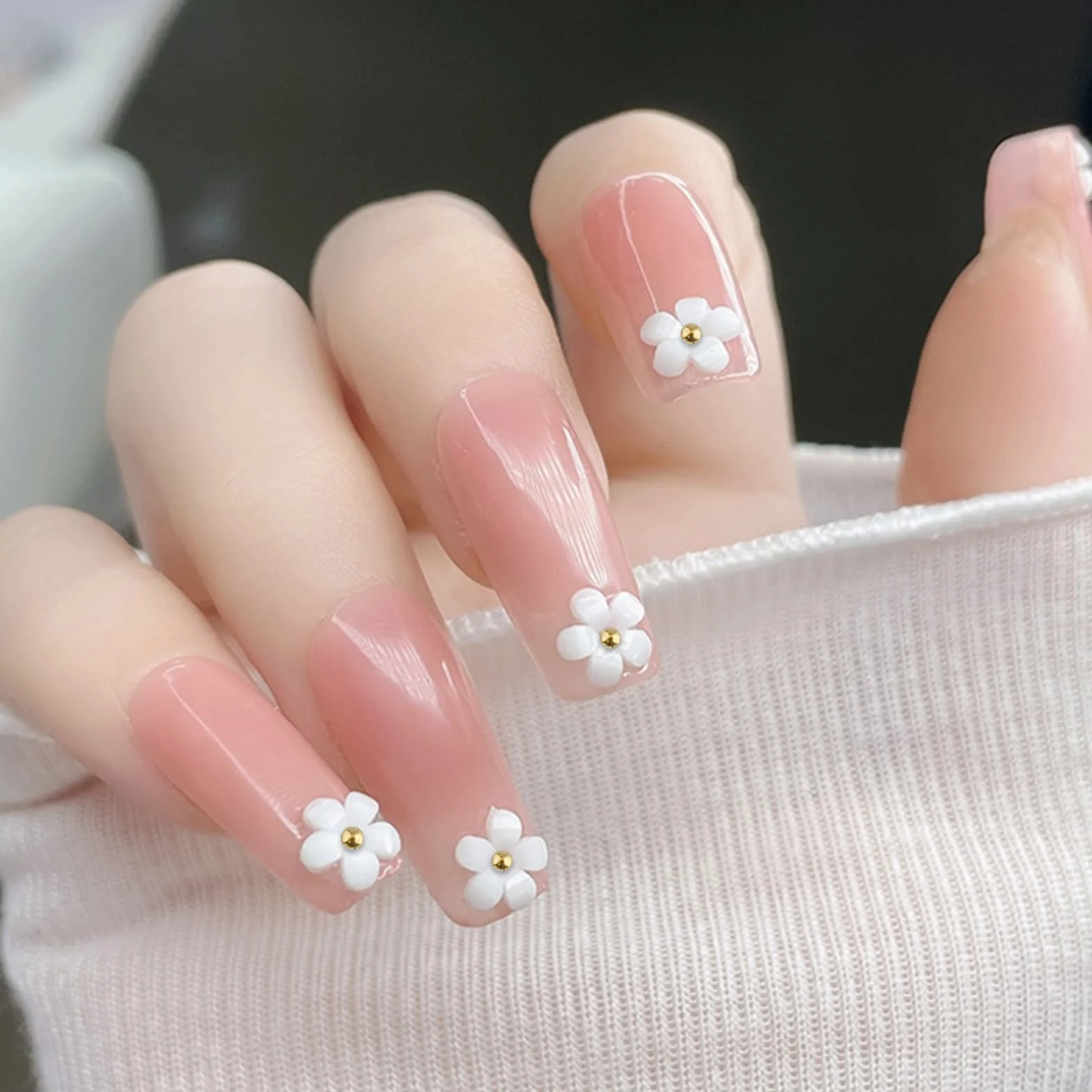 SAVITA 250 Sztuk 12 Rozmiarów 3D Kwiaty do Paznokci, 3D Dekoracja do Paznokci Plaskie Akcesoria do Paznokci do DIY Nail Art Design Tworzenia Bizuterii (Bialy)