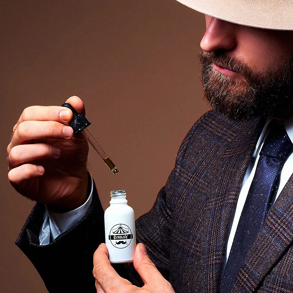 Cyrulicy wysokiej jakości olejek do brody Siłacz | naturalny skład | olejek do brody o zapachu drewna i orientalnych żywic | idealny na prezent dla brodacza | 10 ml/30 ml (Drzewne, 30 ml)