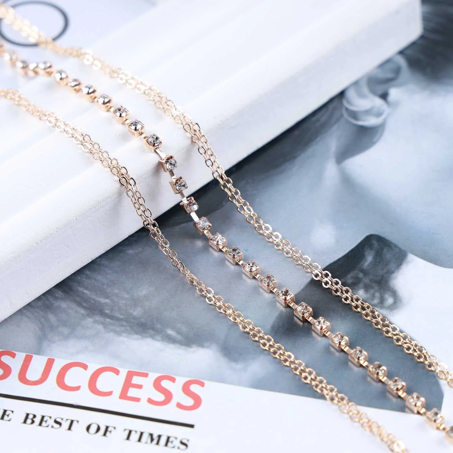 Boho Rhinestone Ciało Złoty Łańcuch Piersiowy Naszyjnik Sparky Cz Seksowny Biustonosz Lato Plaża Brzuch Talia Bikini Drut Uprząż Biżuteria dla kobiet i dziewczyn