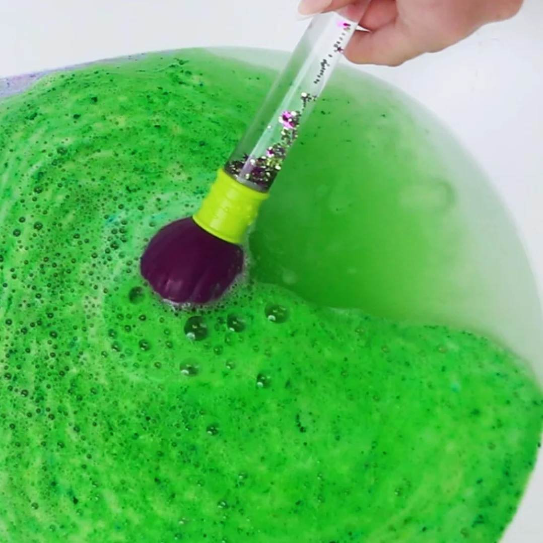 ZIMPLI - Baff Bombz Magic Brush, 4 x kule do kąpieli, magiczna różdżka, twórz kolorowe, musujące wzory w wannie, dostępne opakowania uzupełniające 4, 12 lub 20 sztuk w sklepie ZIMPLI
