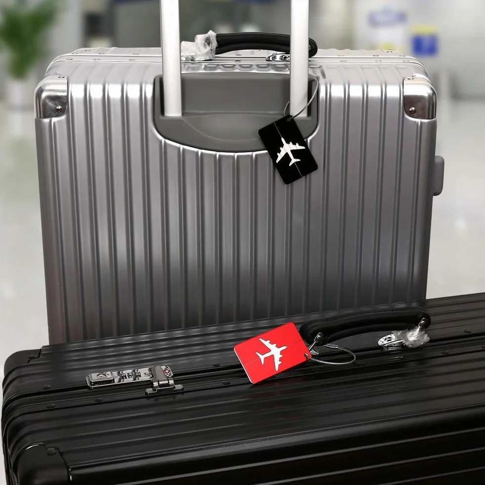 Yizhet Etykiety bagażowe ze stopu aluminium, do walizek, 6szt, zawieszki walizki podróżnej, stalową pętlą i imiennym identyfikatorem bagażu, czarny