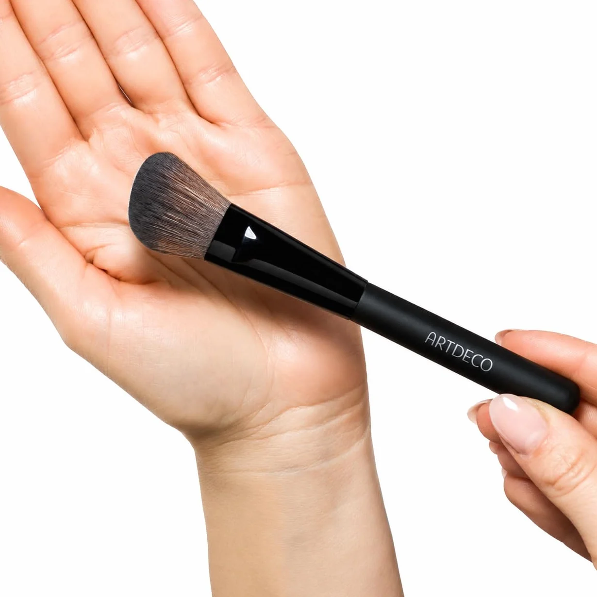 ARTDECO Blusher Brush Premium Quality (1 pc)