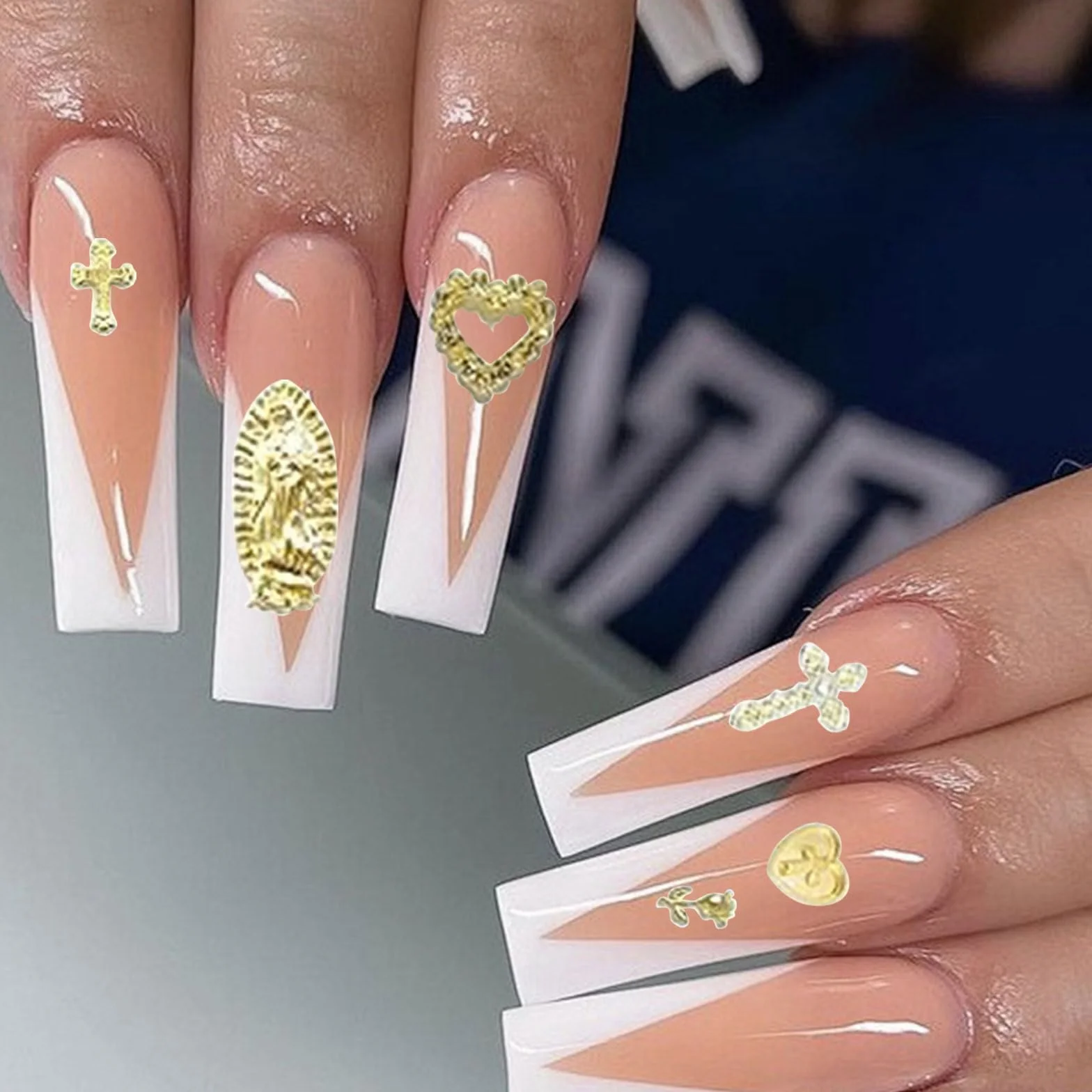 88 sztuk złotych zawieszek 3D na paznokcie, wysokiej jakości zdobienia paznokci, zawieszki do paznokci, ekskluzywne z kamieniami strasu dla luksusowego manicure