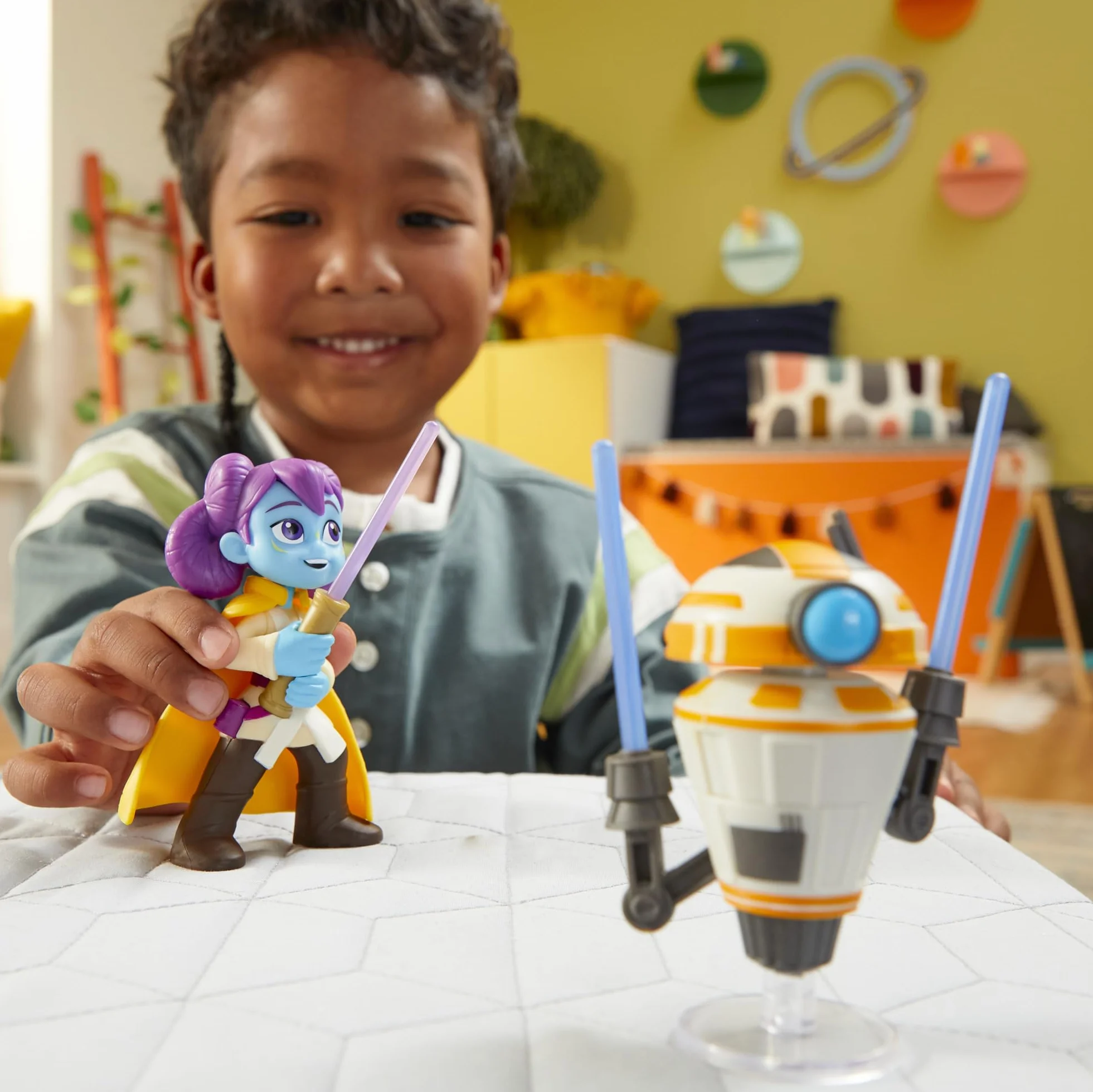 Hasbro Star Wars, Pojedynek z mieczem laserowym Pop-up Lys Solay i Droid Trening, zabawki Star Wars w skali 10 cm dla chłopców i dziewcząt