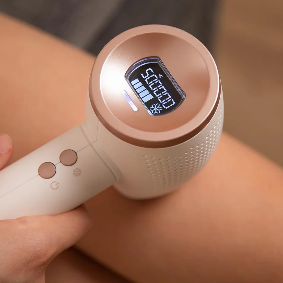 Cecotec IPL Bamba SkinCare IPL pistolet do usuwania włosów, dla kobiet i mężczyzn, ciała, pachy i twarzy, lampy kwarcowe, 500 000 impulsów świetlnych, funkcja chłodzenia, wyświetlacz LCD, 2 tryby