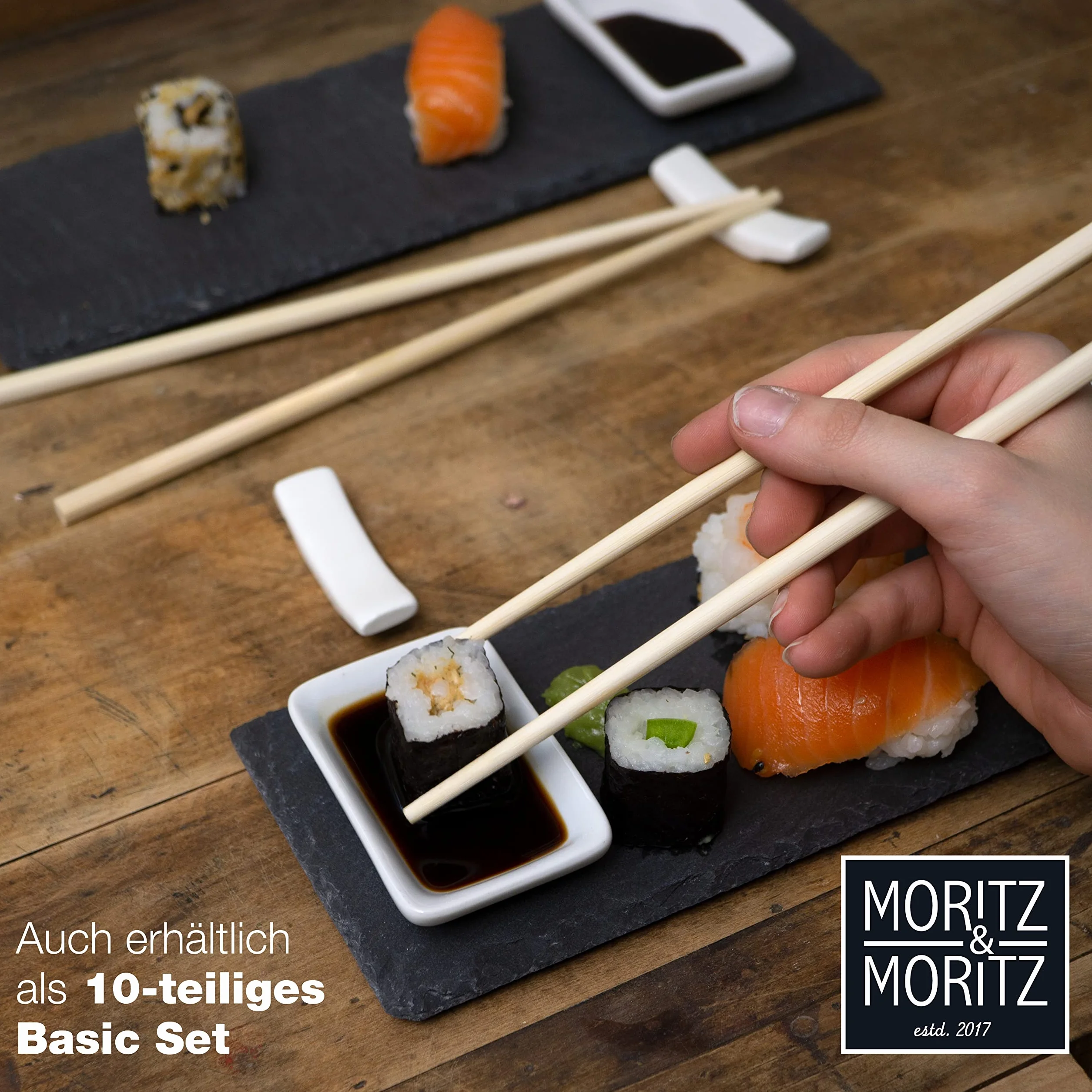 Moritz & Moritz. 22-częściowy zestaw do serwowania sushi dla 4 osób – 4 talerze do sushi, 1 talerz do serwowania, 4 miseczki do sosów, 8 pałeczek.