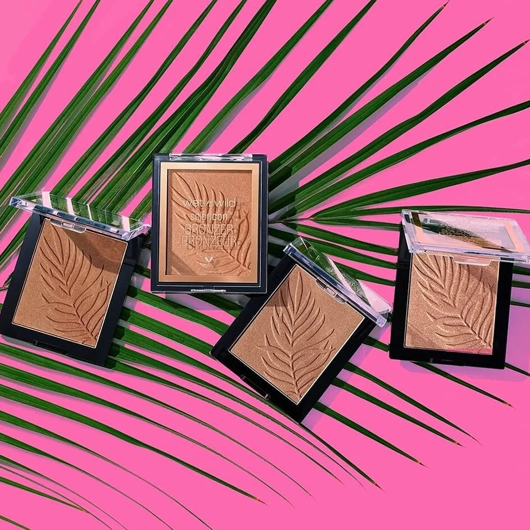 Wet n Wild Color Icon Bronzer, Soft and Creamy Bronzer Powder with Long-wearing Formula for a Sun-kissed Glow and Natural Tan Flush, Sunset Striptease Shade