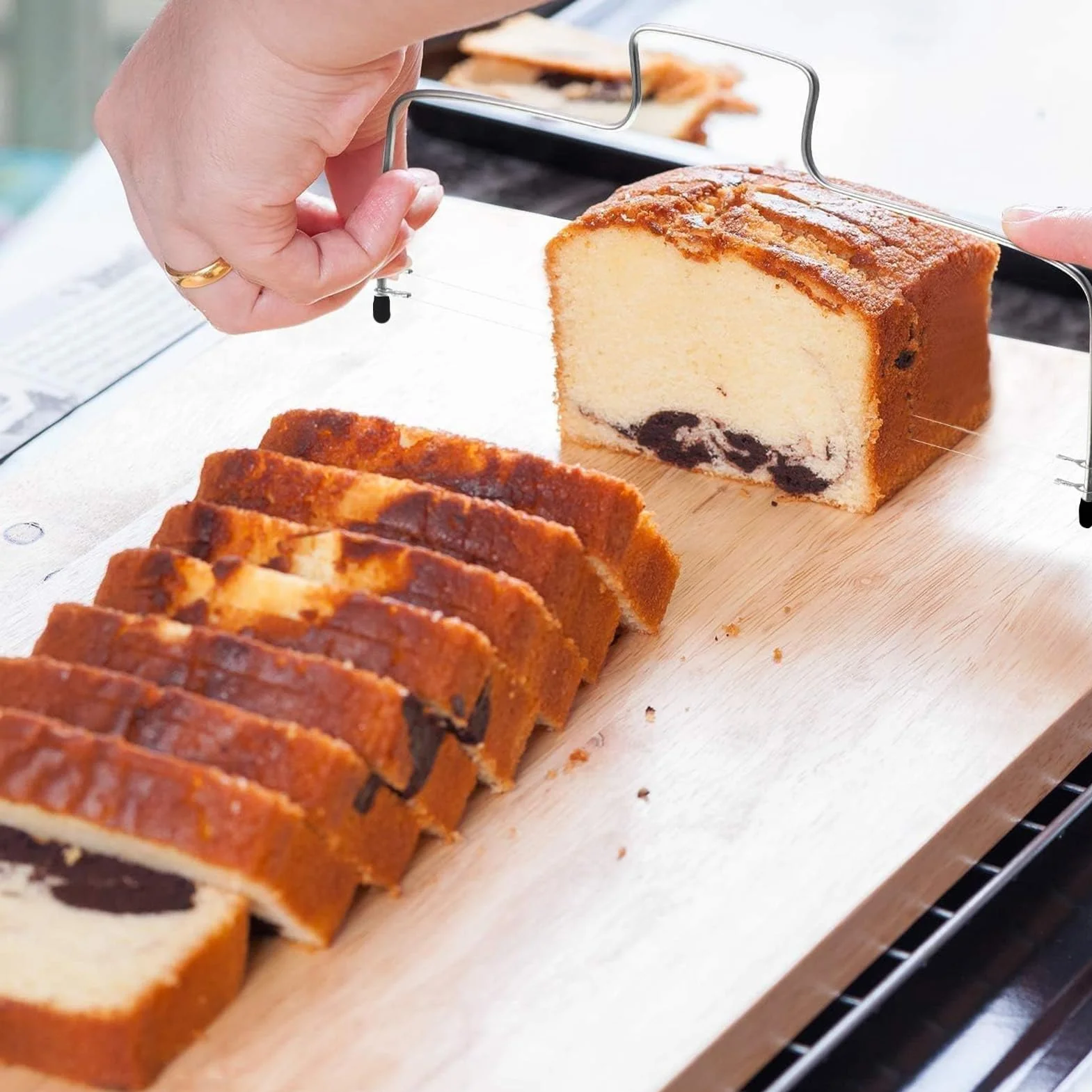 Krajalnica do tortów, profesjonalna krajalnica do ciasta ze stali nierdzewnej 32 cm, dwuwarstwowy drut tnący, drut do cięcia tortów z regulacją wysokości dla równomiernych warstw tortu